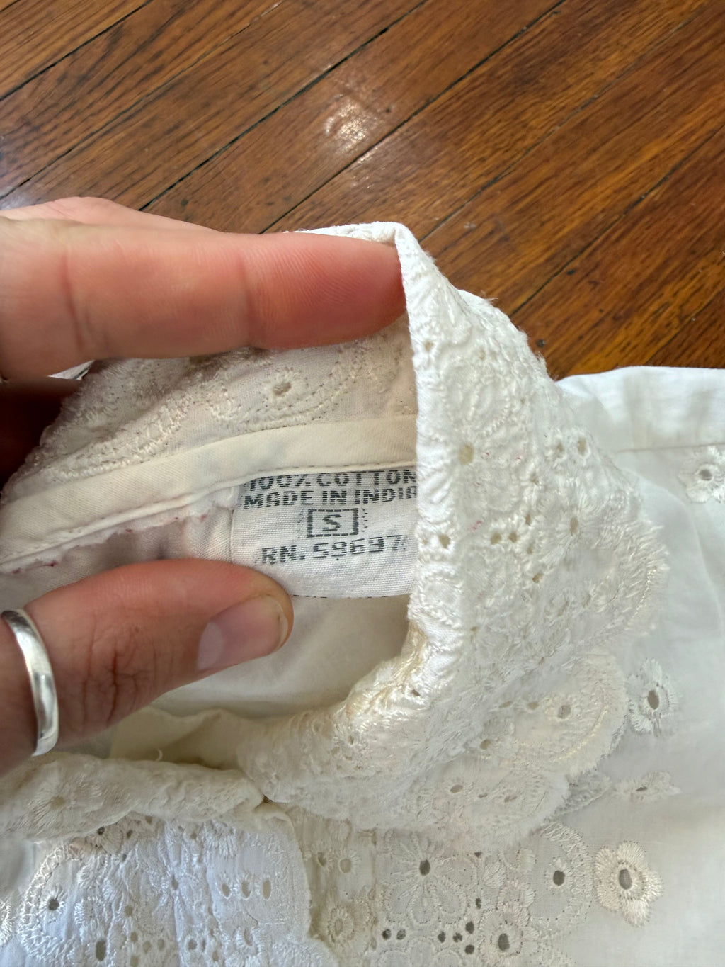 ✿ vintage white eyelet lace button up blouse ✿