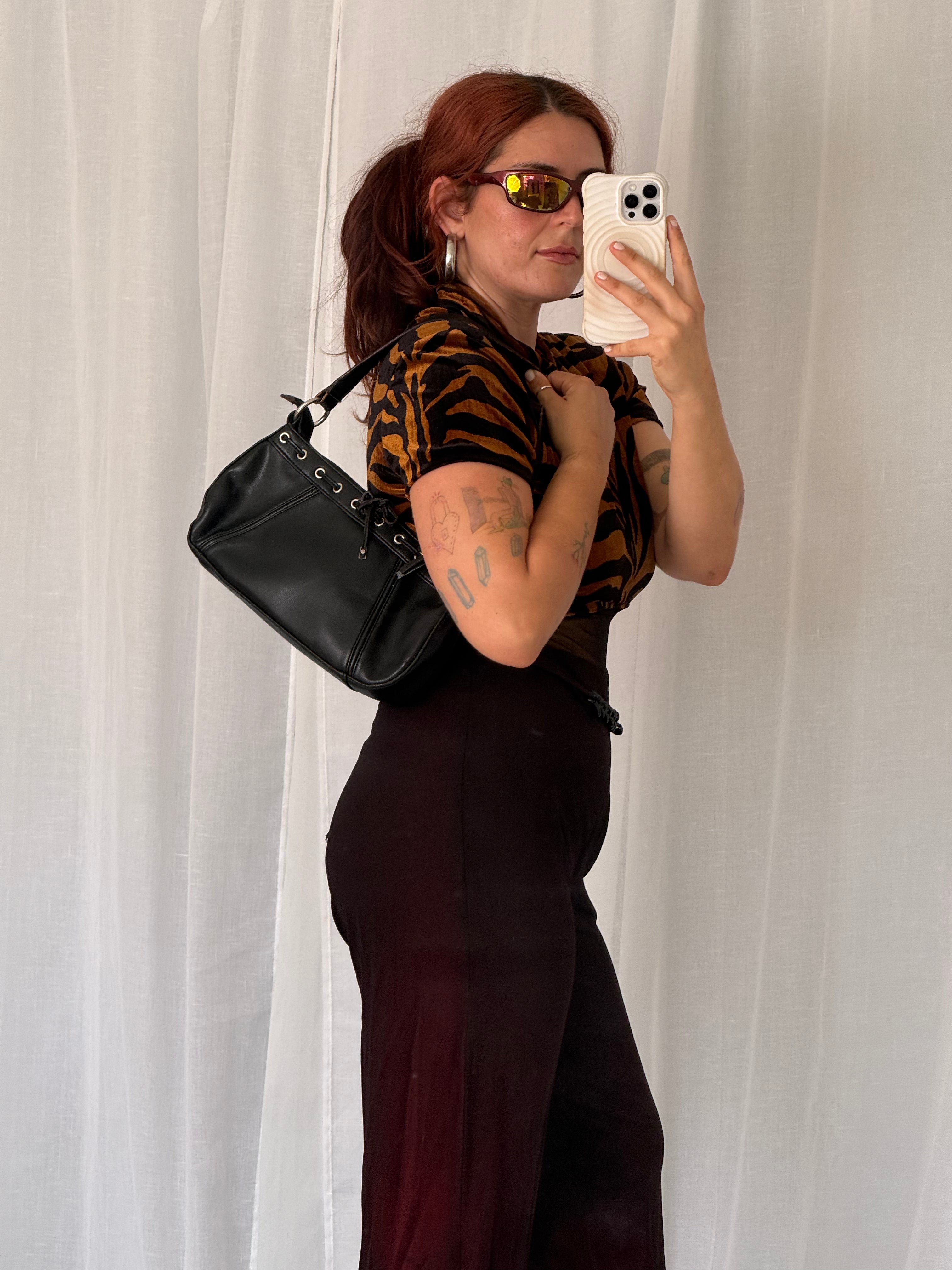 y2k black grommet shoulder bag ⋆