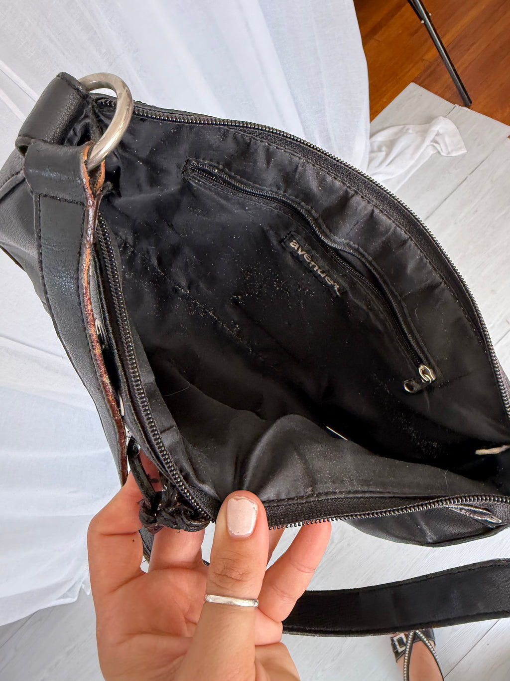 y2k black grommet shoulder bag ⋆