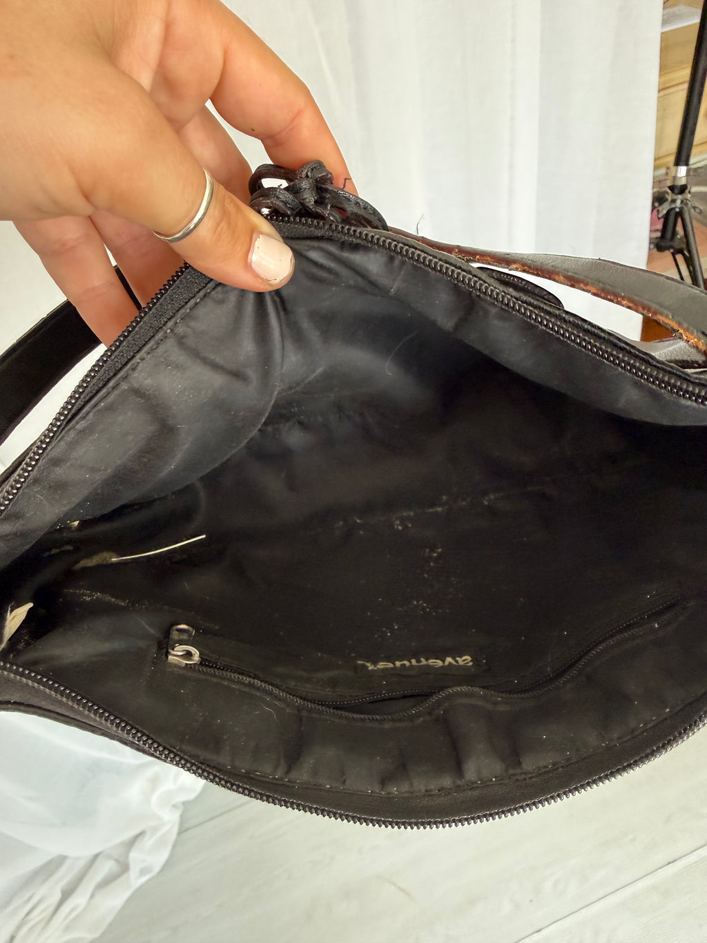 y2k black grommet shoulder bag ⋆