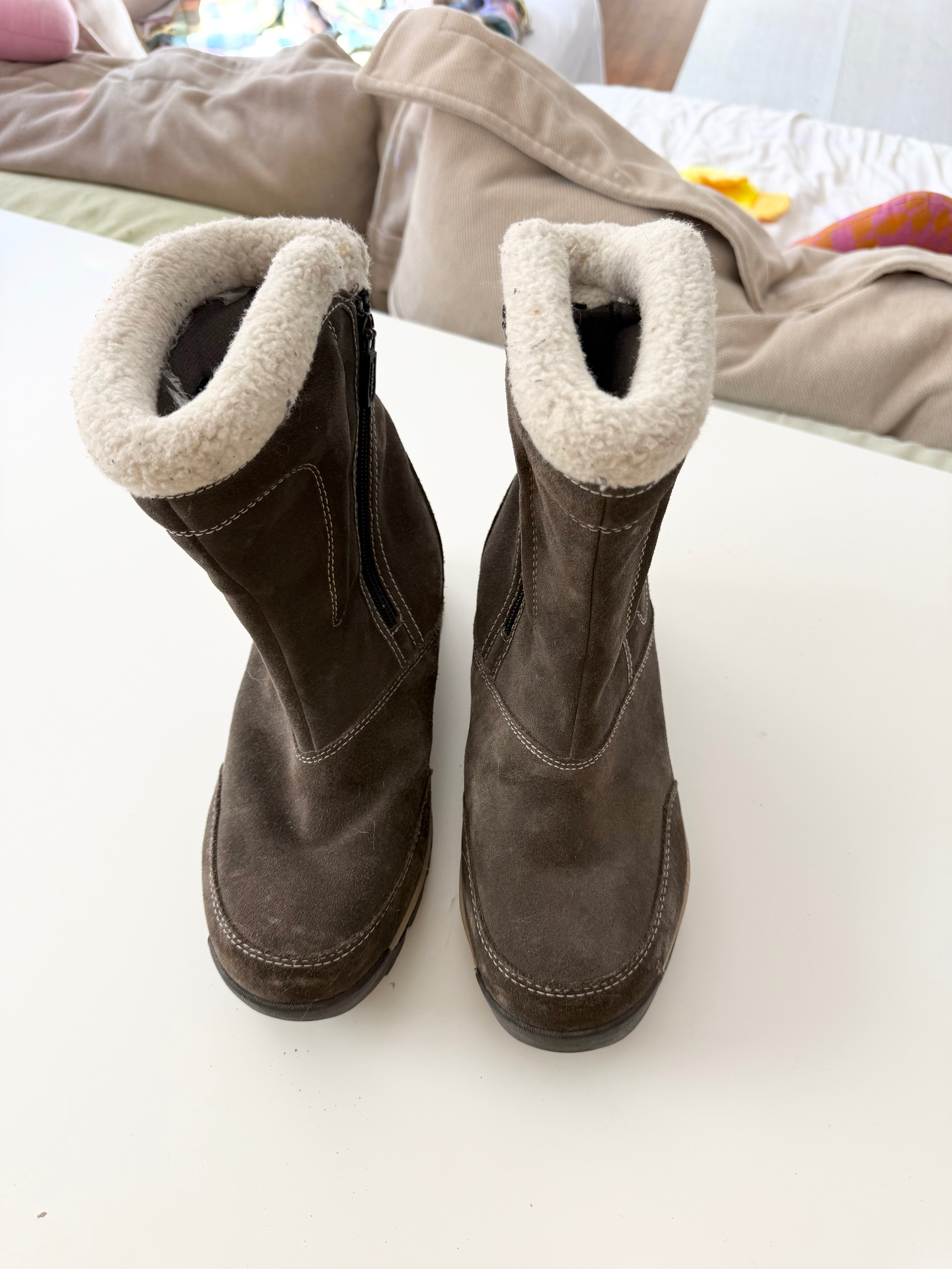 ✧ Sorel gorpcore shearling sorel waterproof boots ✧ (size 9)