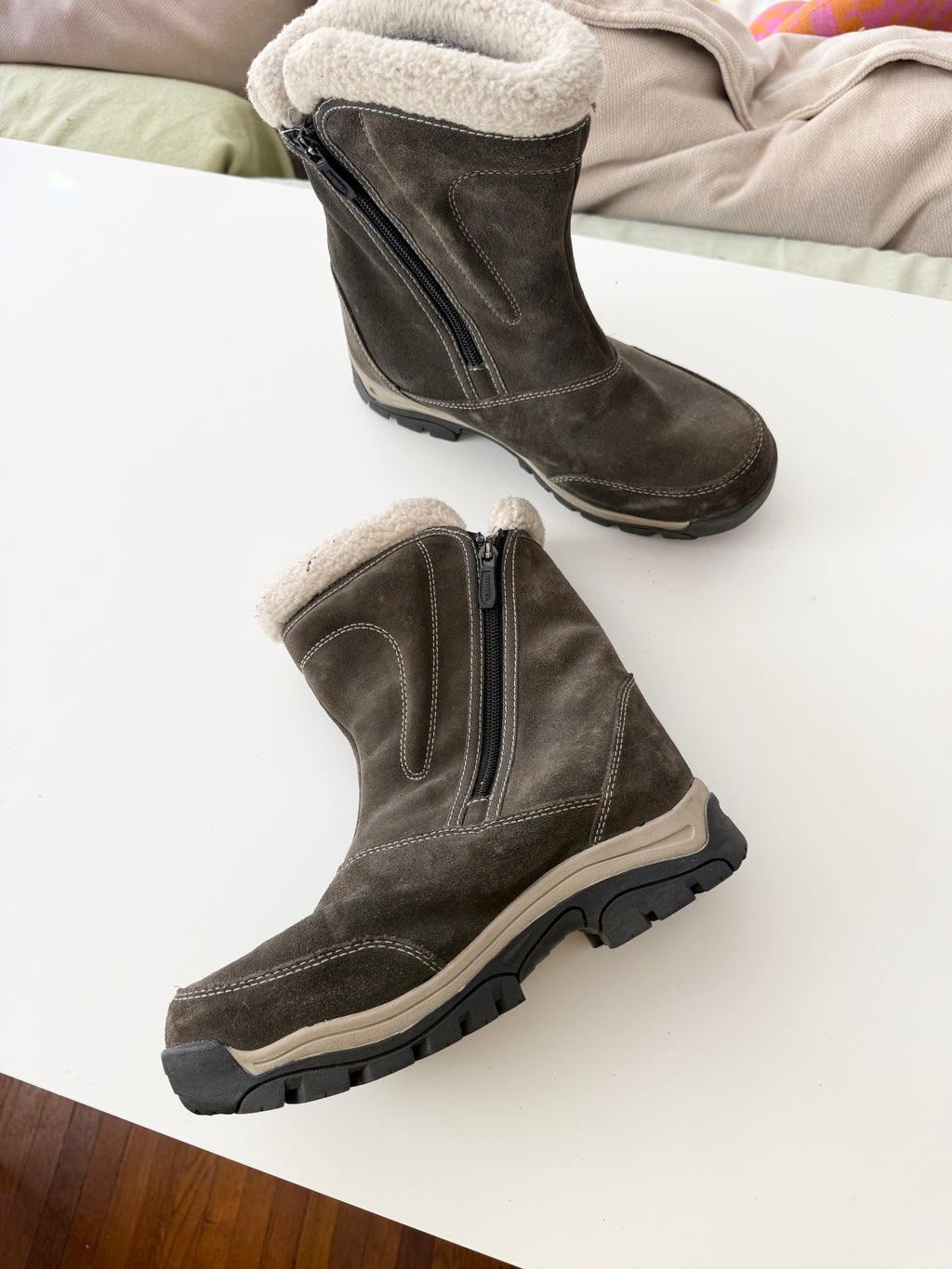 ✧ Sorel gorpcore shearling sorel waterproof boots ✧ (size 9)