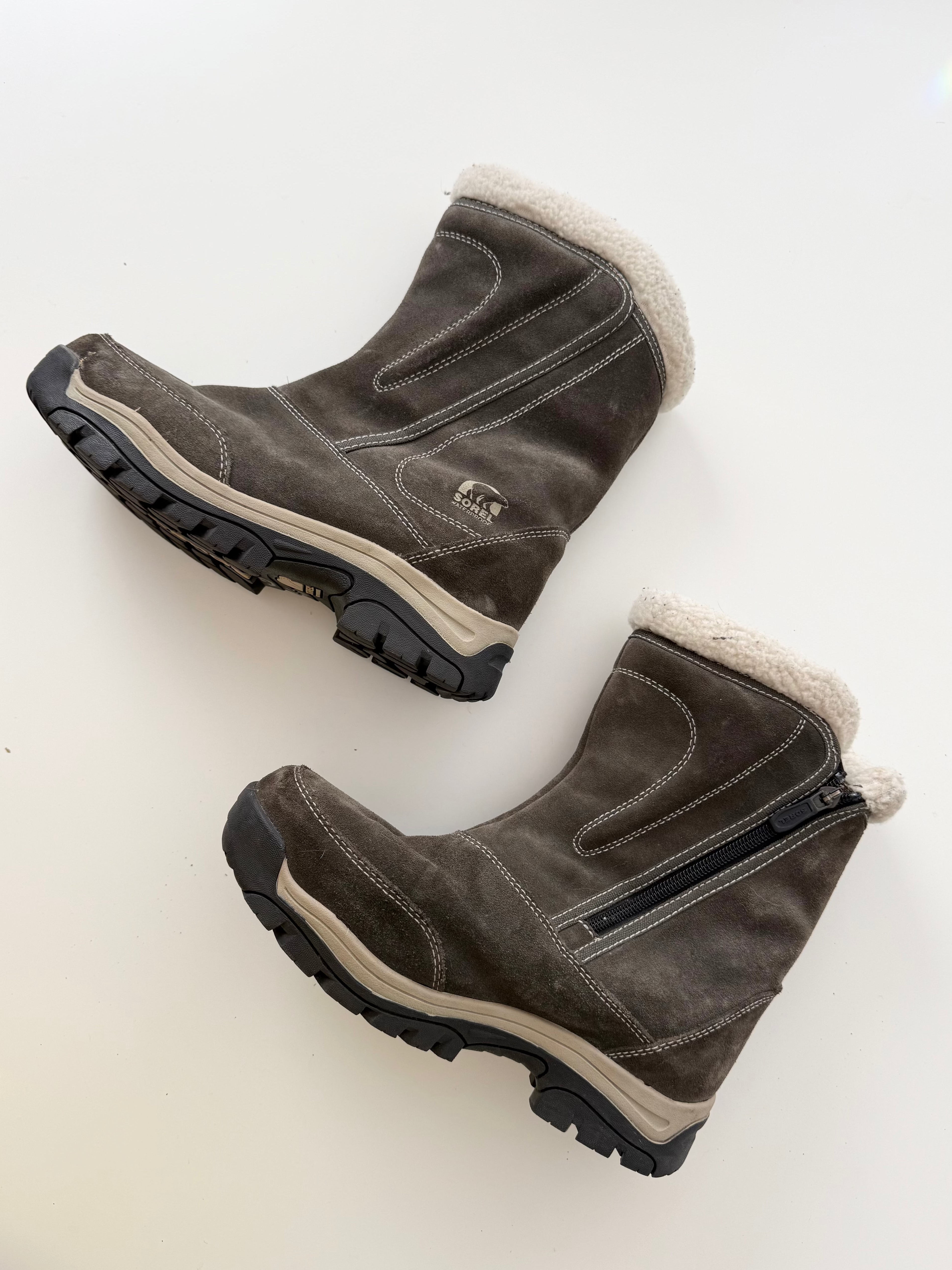 ✧ Sorel gorpcore shearling sorel waterproof boots ✧ (size 9)