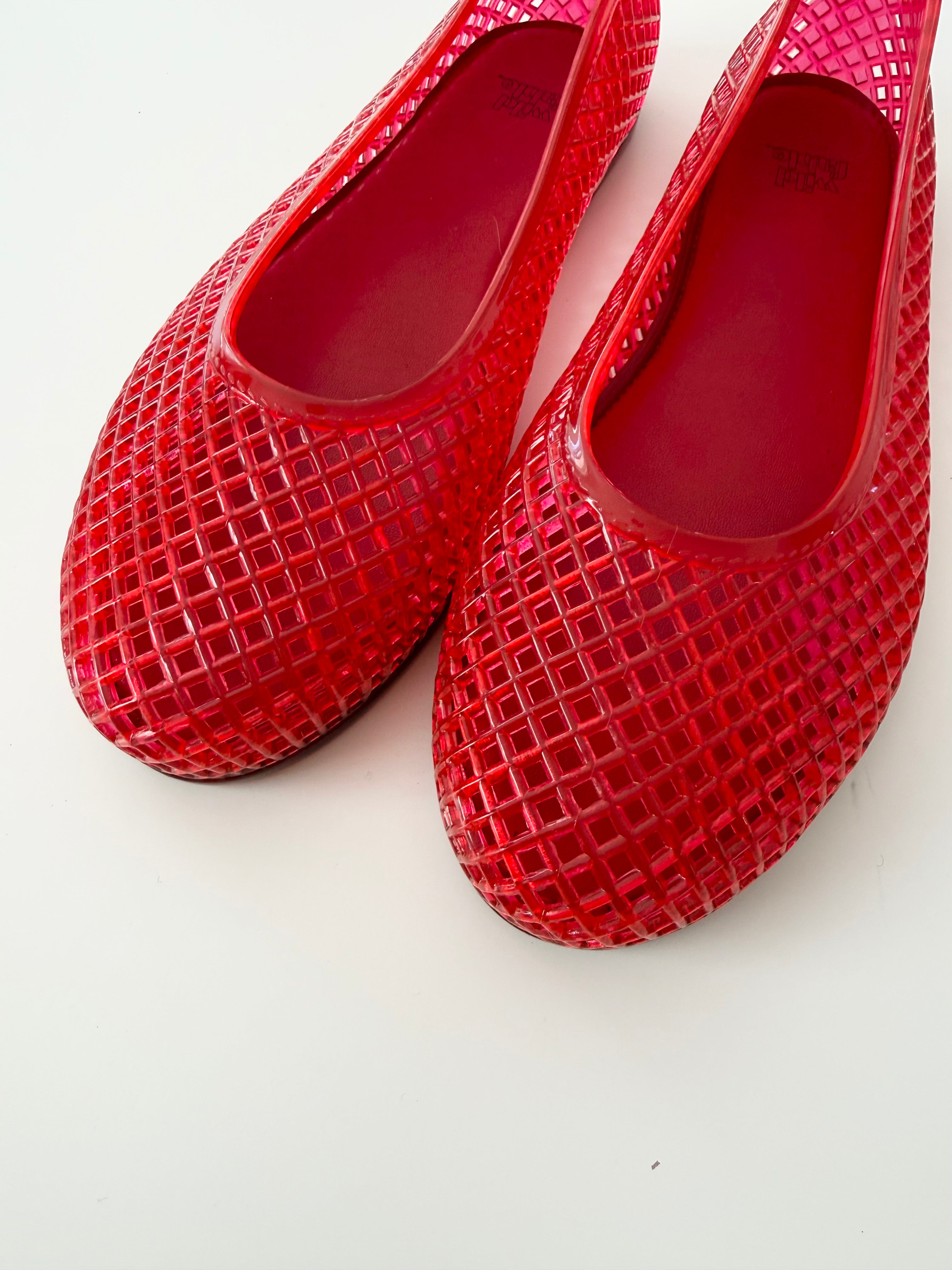 ✧ jelly ballet flats red mesh ✧ (size 6)