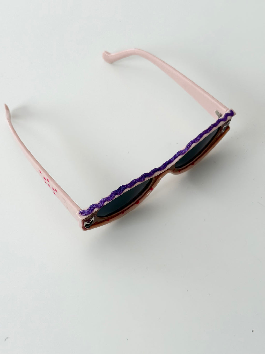 ⋆｡𖦹°‧★ hand painted y2k heart sunglasses ★‧°𖦹｡⋆