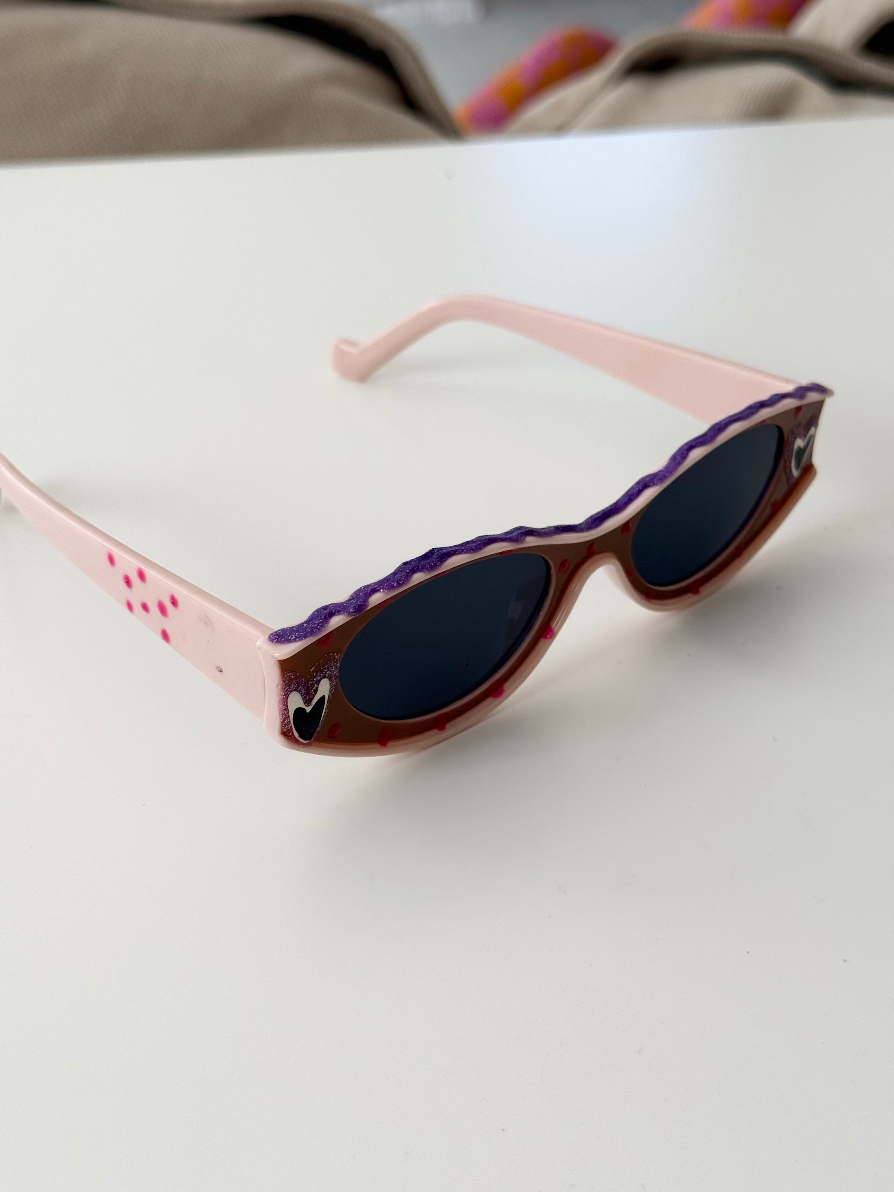 ⋆｡𖦹°‧★ hand painted y2k heart sunglasses ★‧°𖦹｡⋆