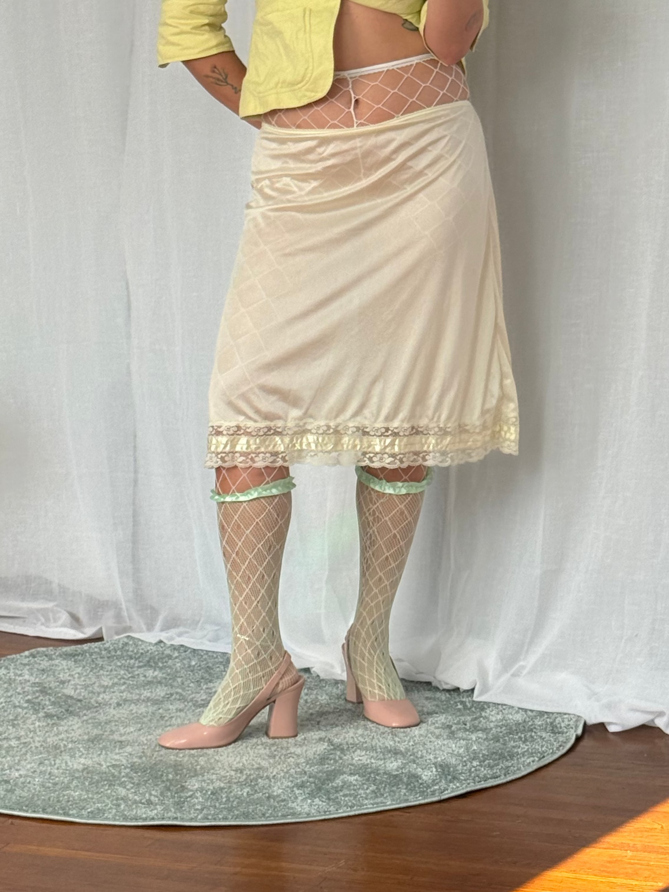 vintage cream lace trim silky half slip ✨