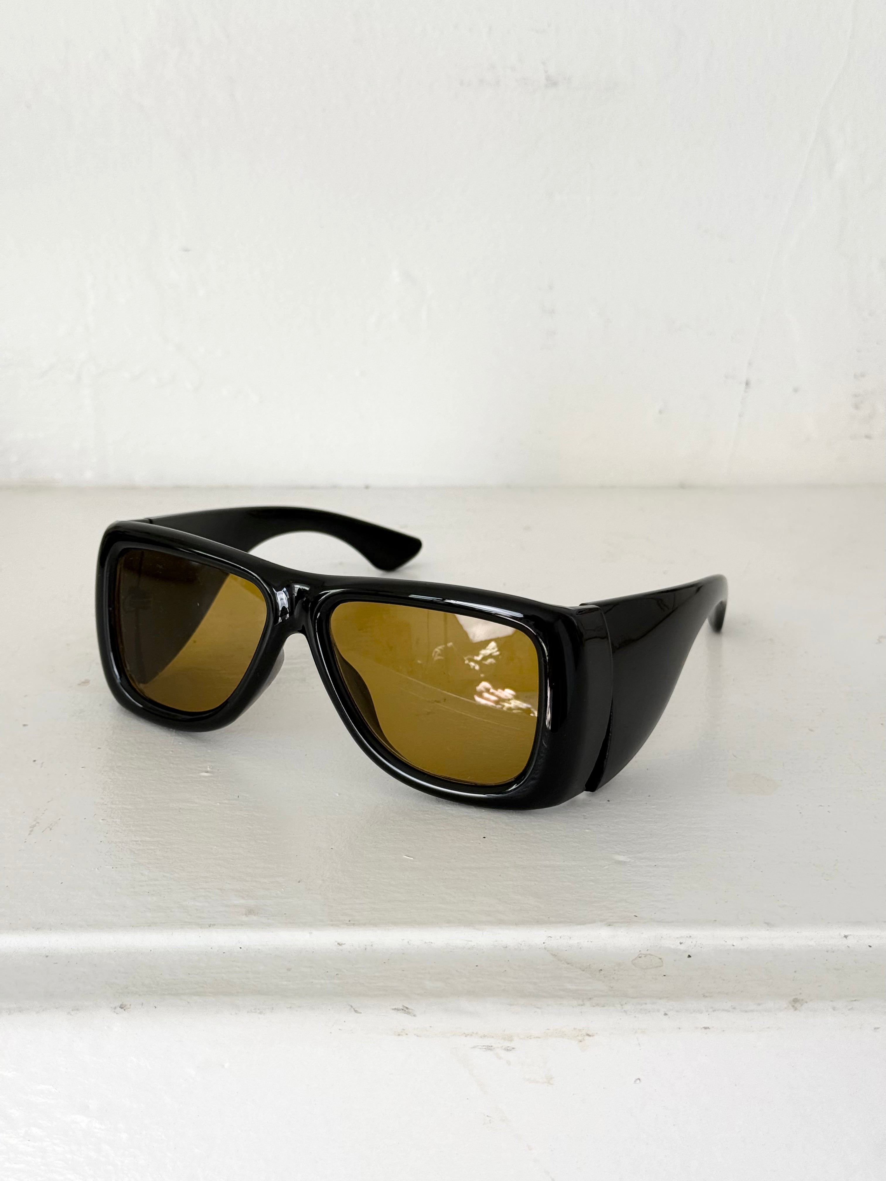 chunky black amber lens sunglasses ✧