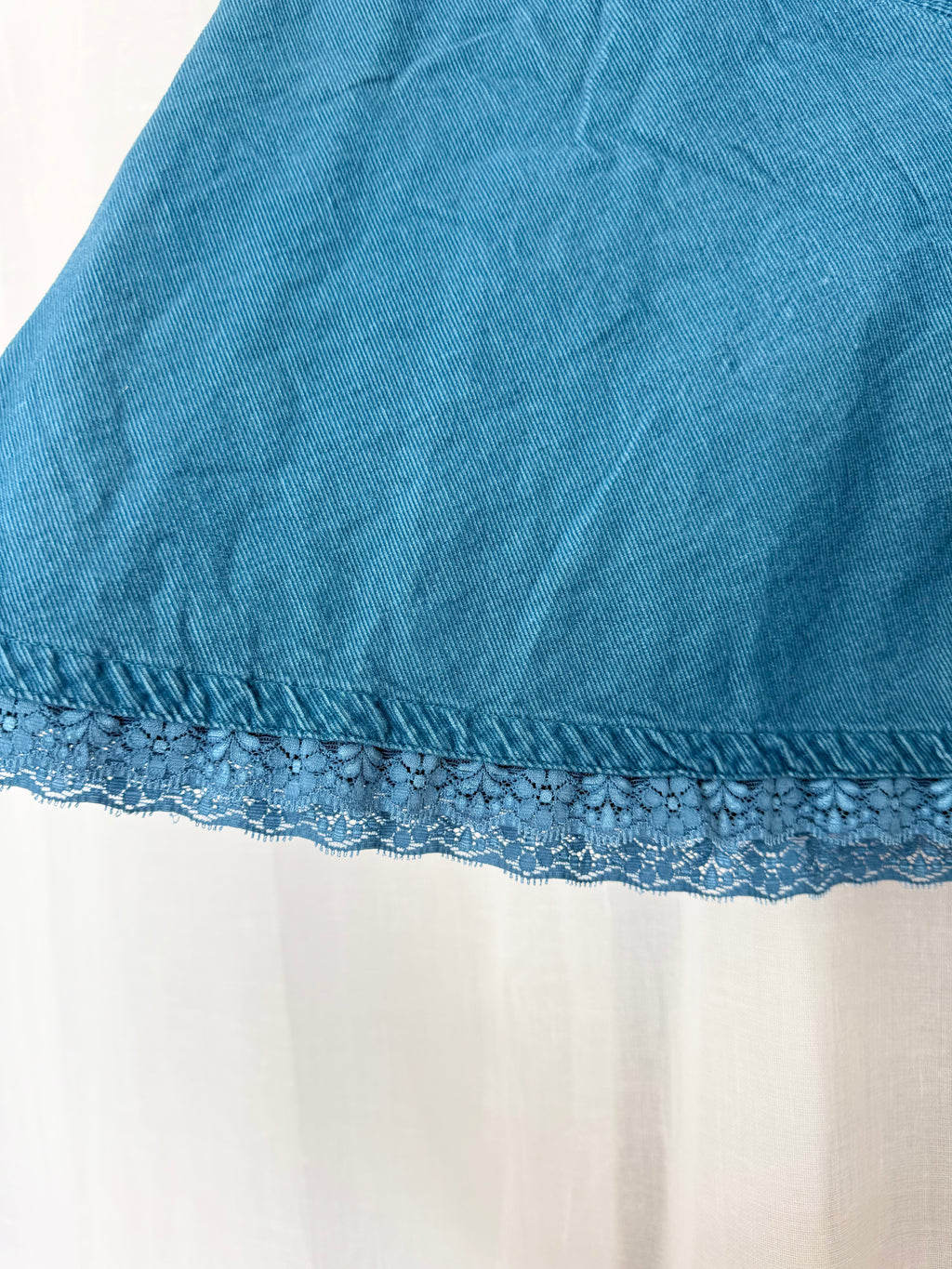 ✿ vintage Y2K teal lace trim mini skirt ✿