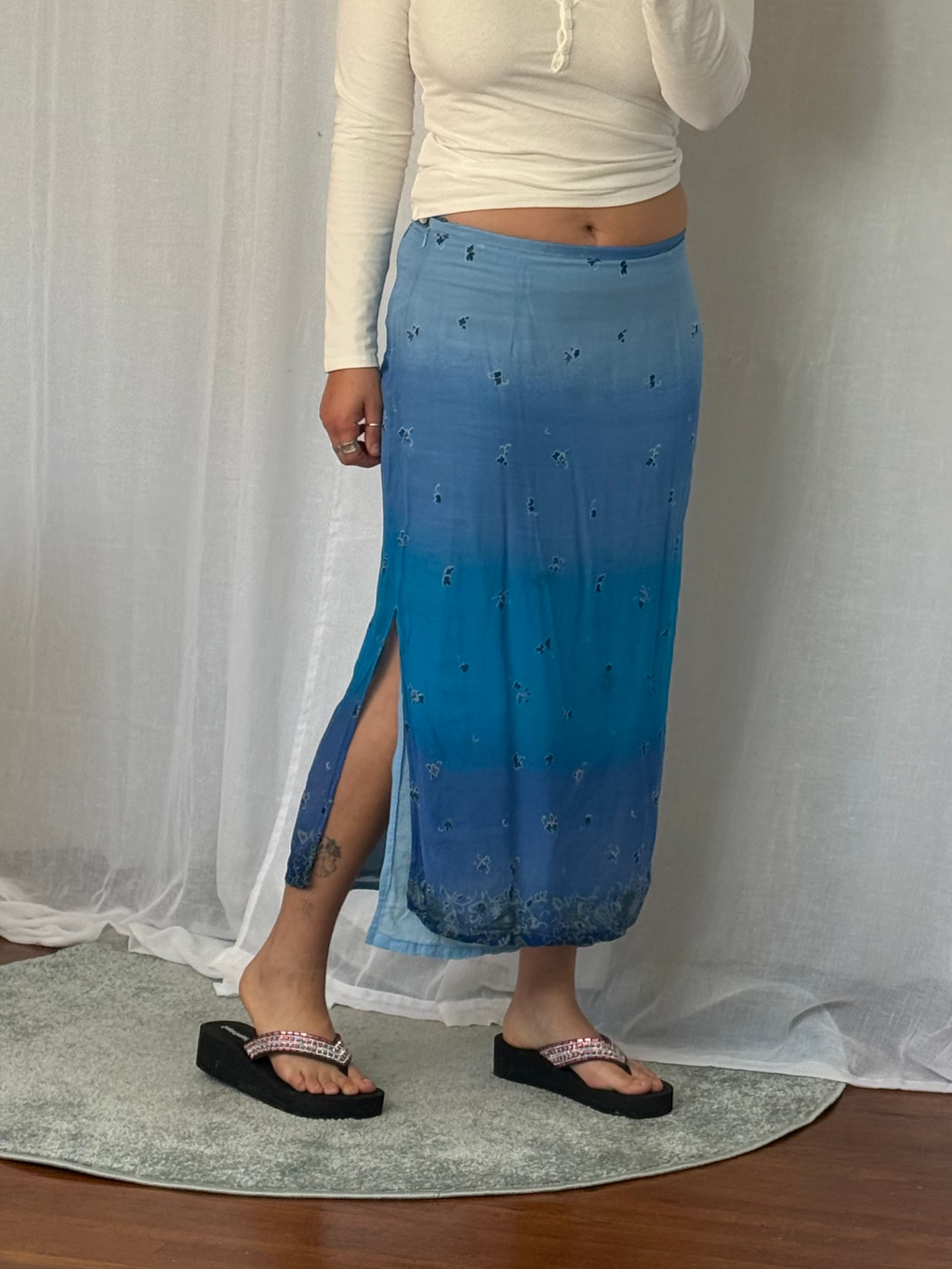 ✦ vintage Y2K blue ombré floral mesh midi skirt 🦋