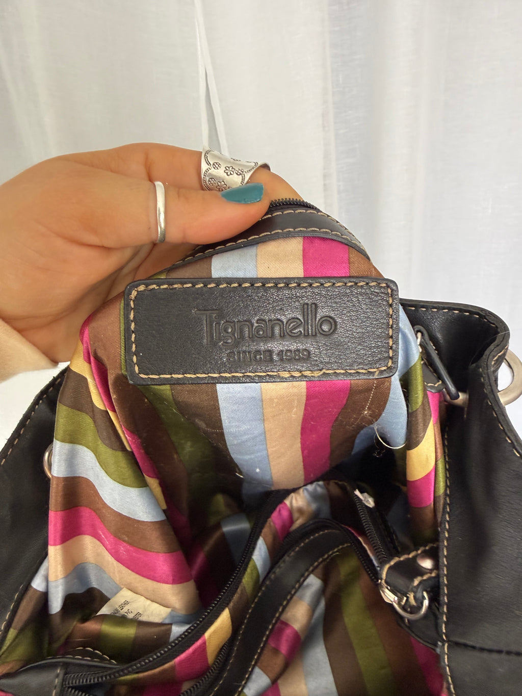 black leather contrast stitch shoulder bag ✧
