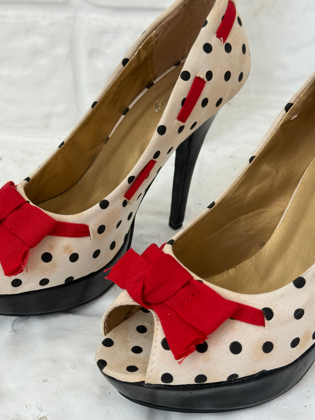 ✶ polka dot pin up platform heels ✶