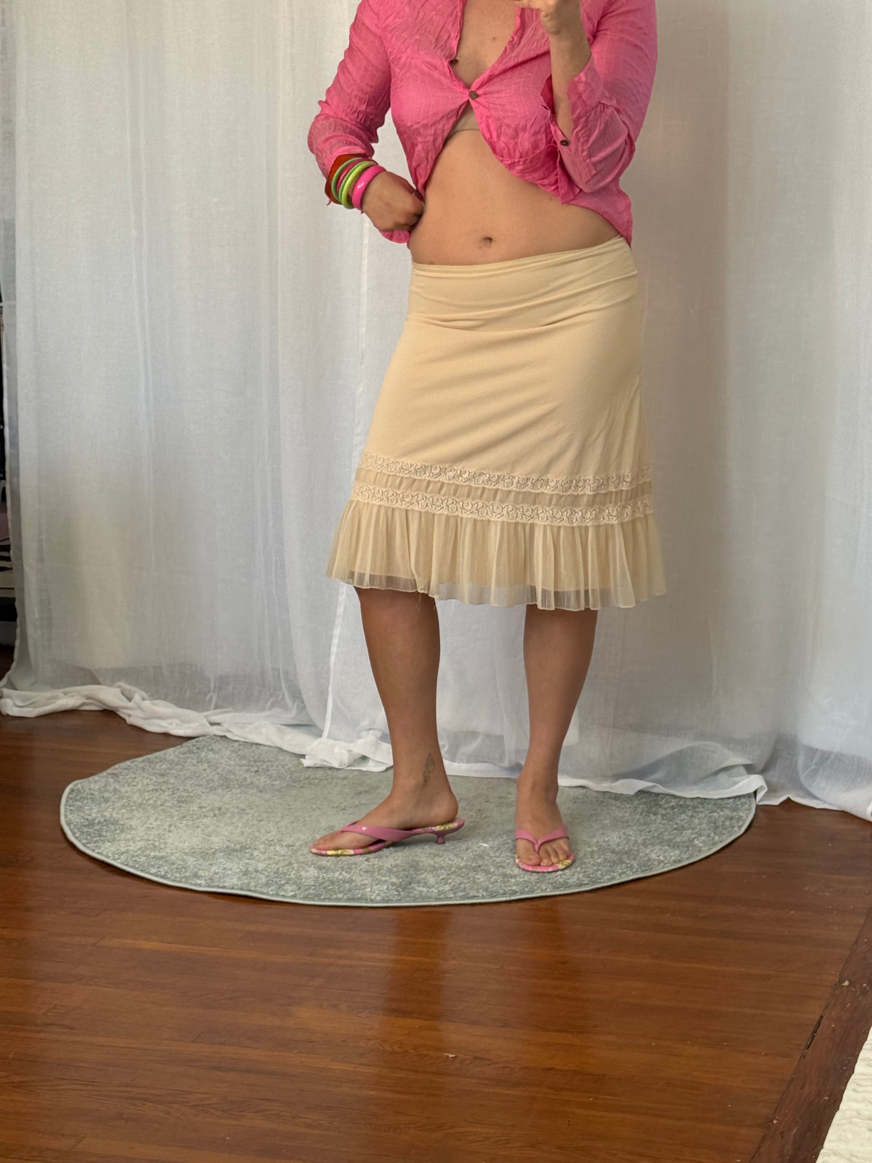 ✿ vintage nude lace trim midi slip skirt ✿