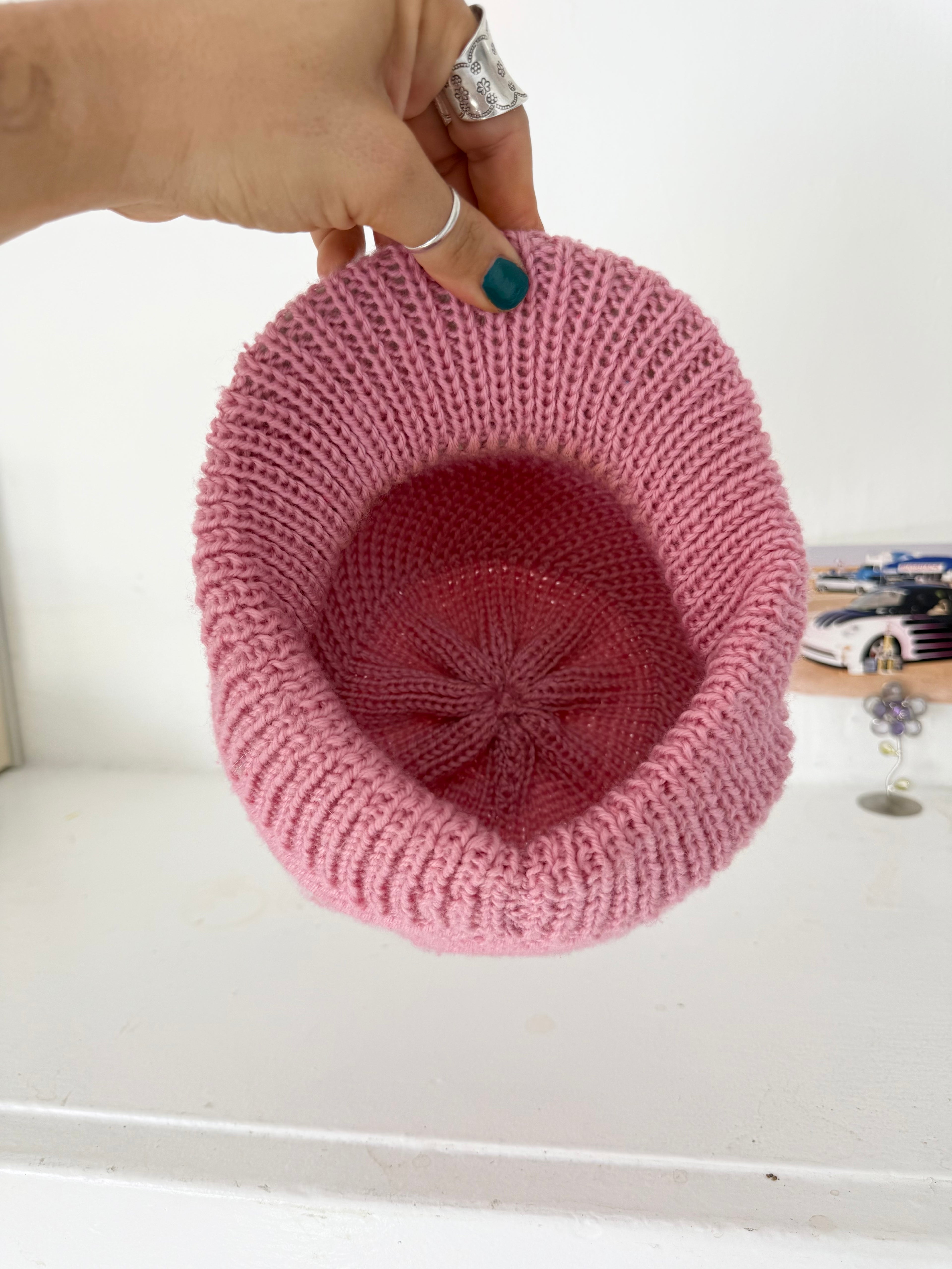 pink knit newsboy baker boy cap ✧