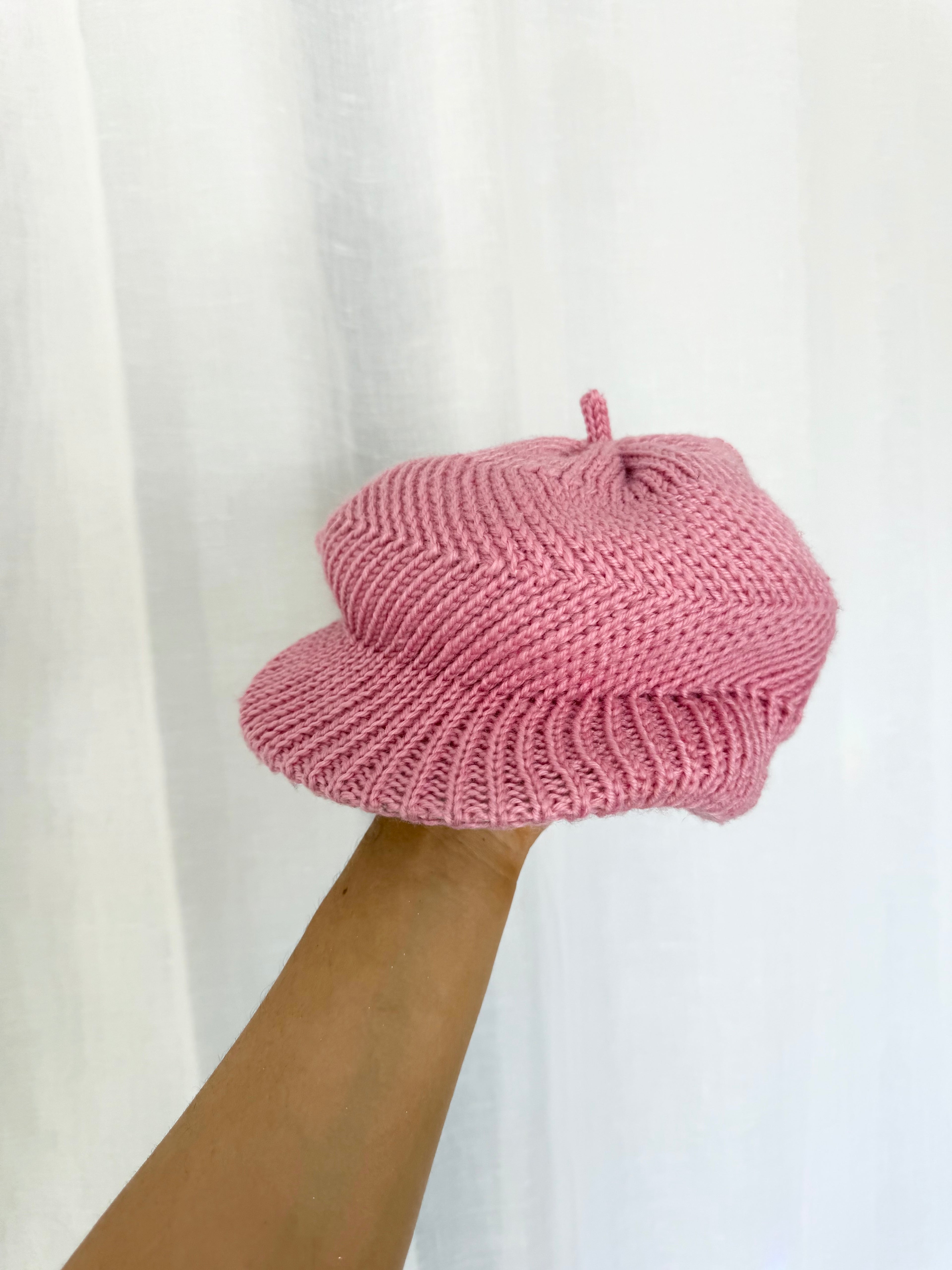 pink knit newsboy baker boy cap ✧