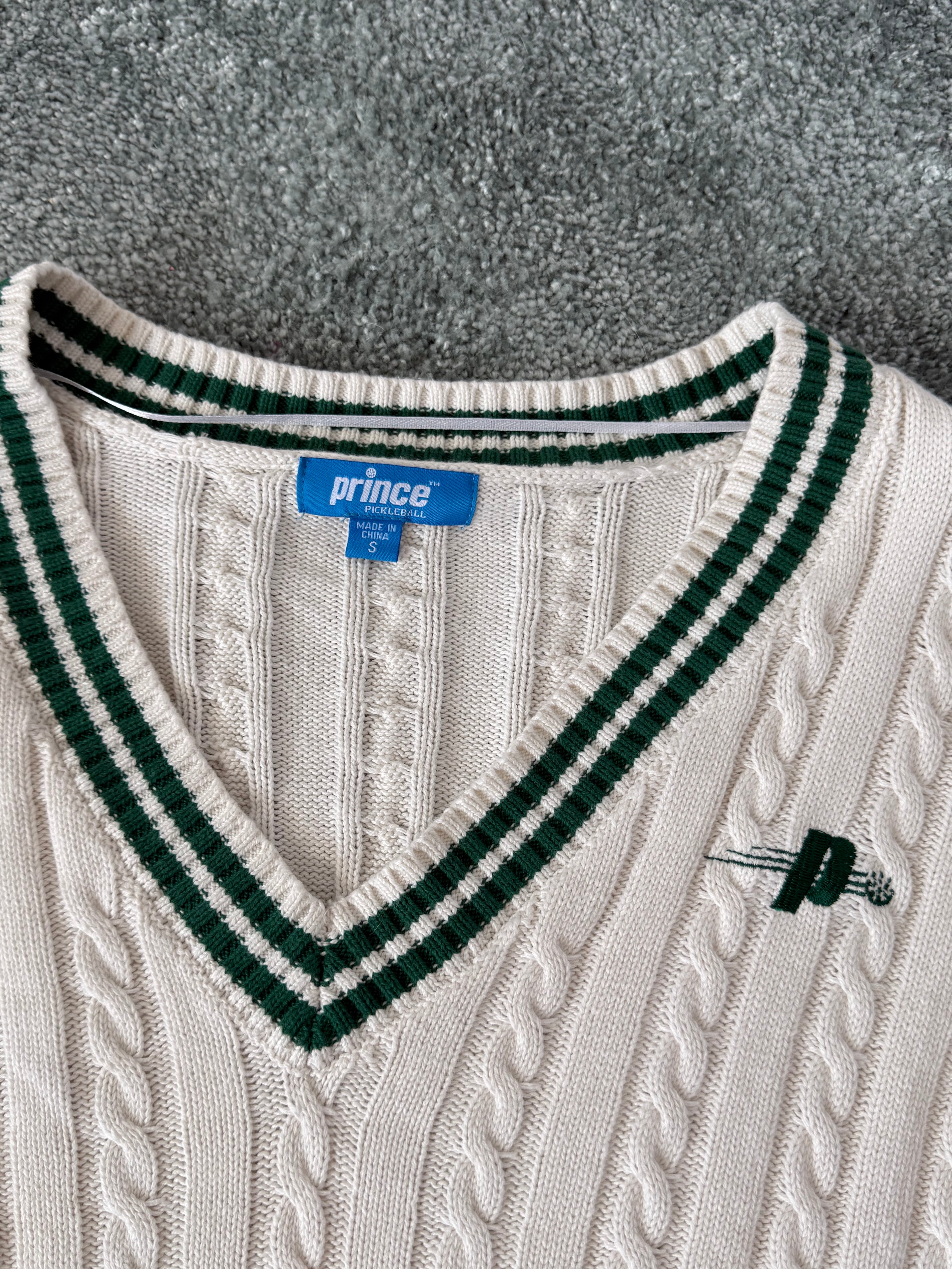 ✿ prince cable knit v-neck sweater ✿