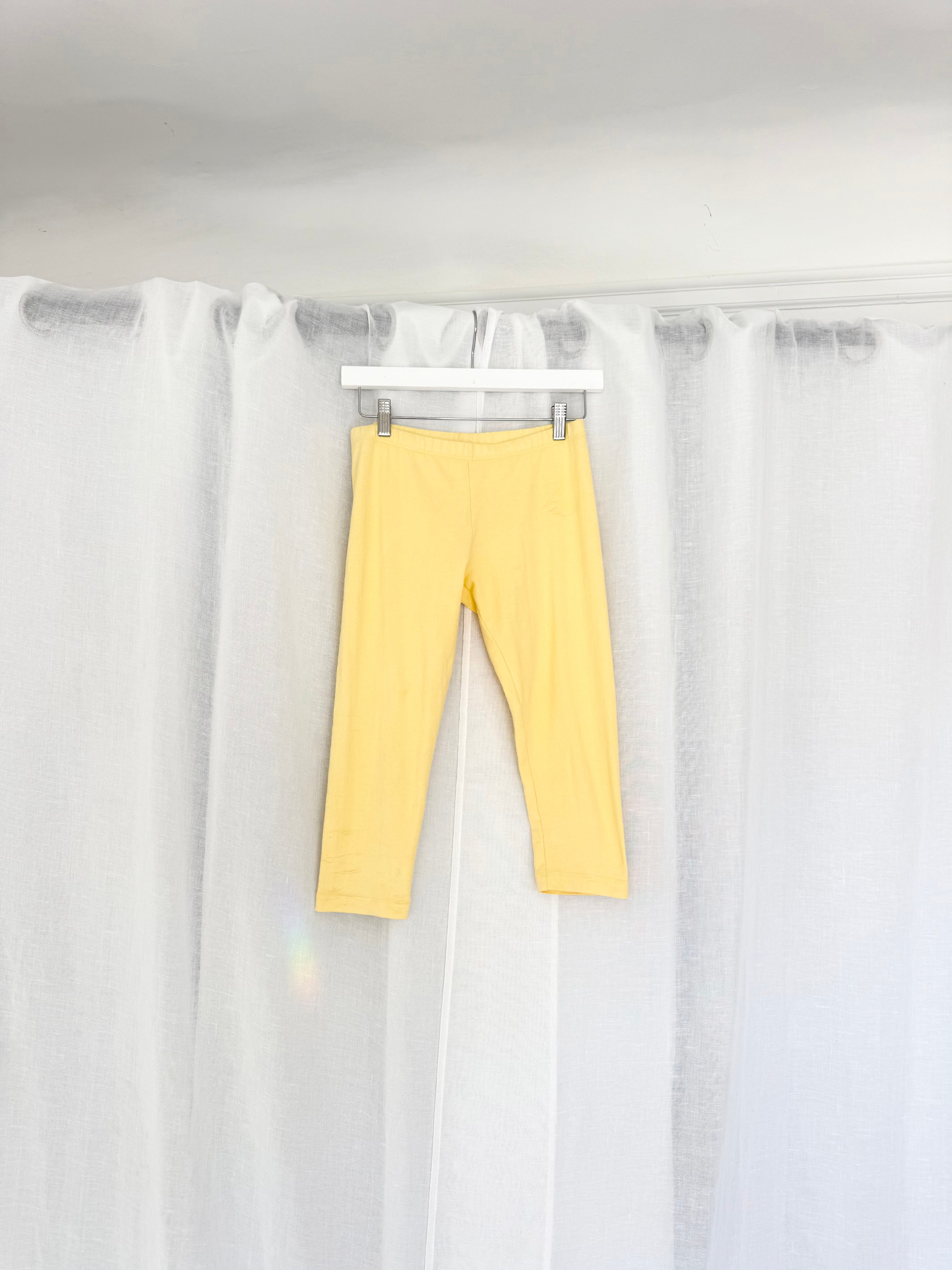 Los Angeles Apparel butter yellow capri leggings ✧ (26-30")