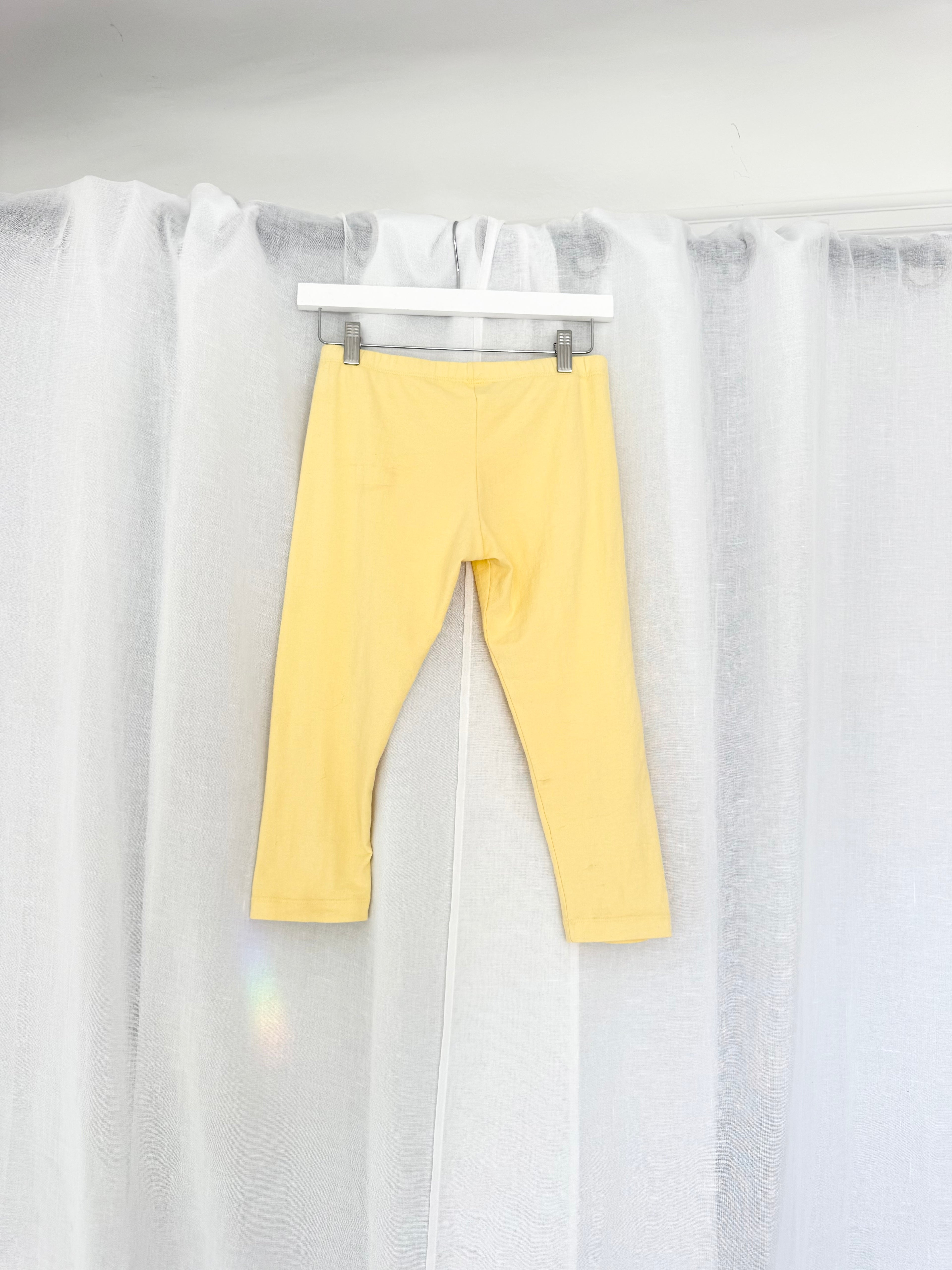 Los Angeles Apparel butter yellow capri leggings ✧ (26-30")