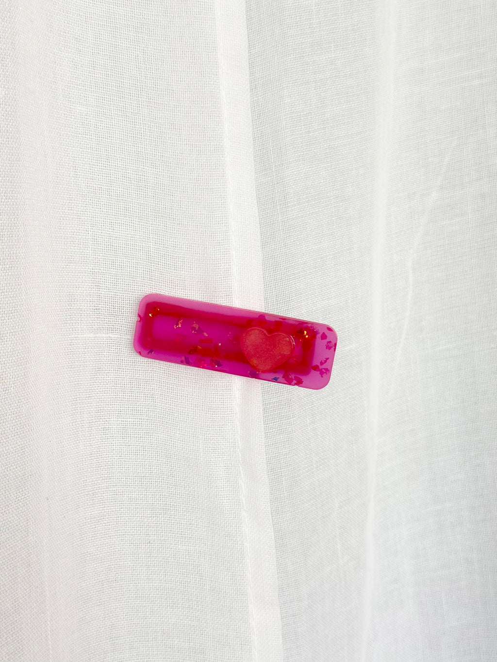✿ pink resin heart hair clip ✿
