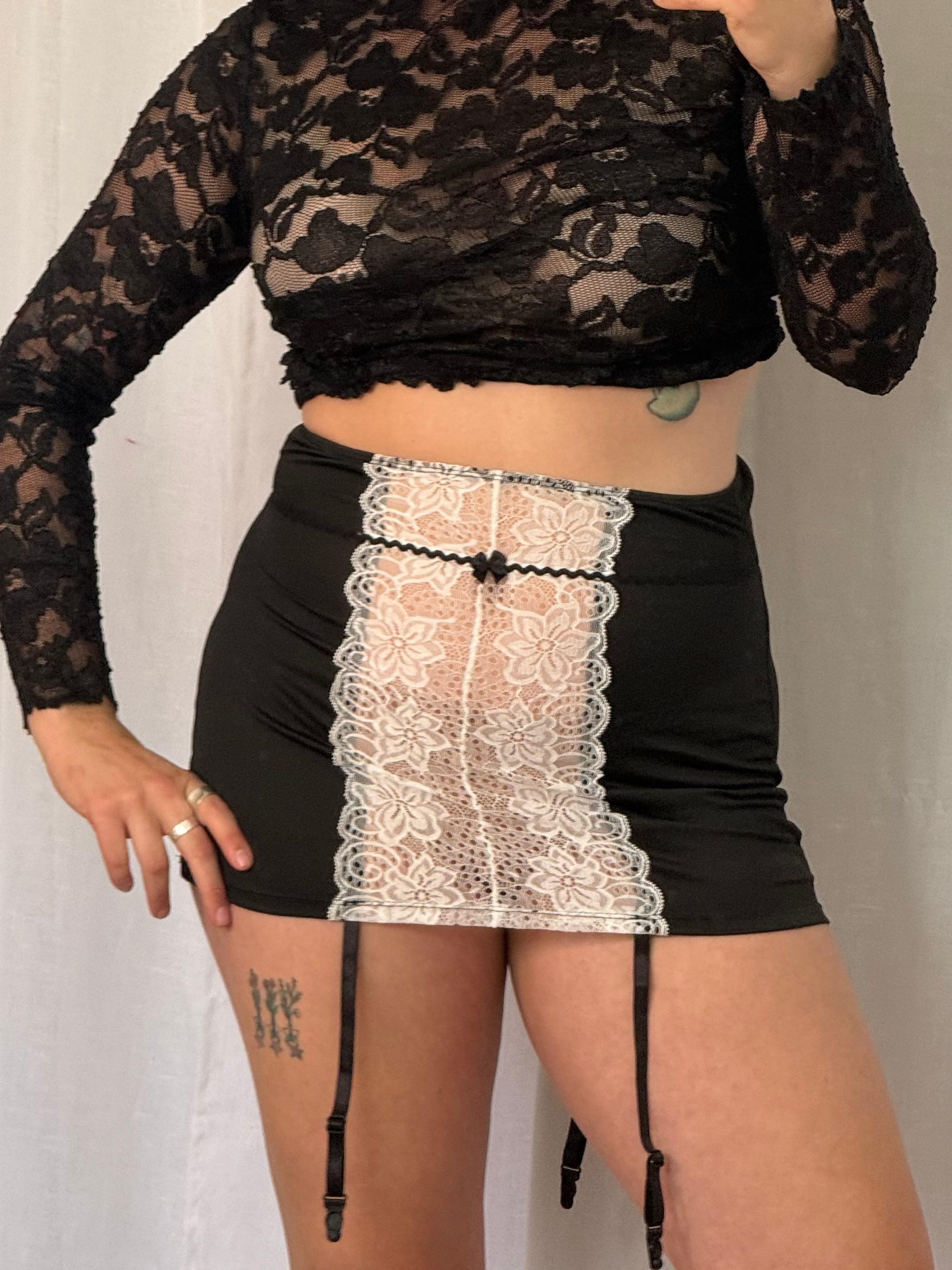 ♡ black & white lace garter mini skirt ♡