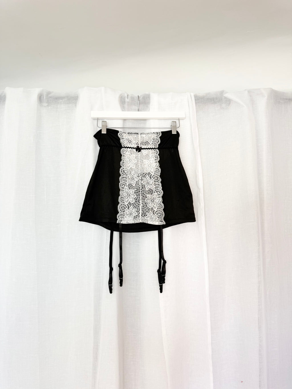 ♡ black & white lace garter mini skirt ♡
