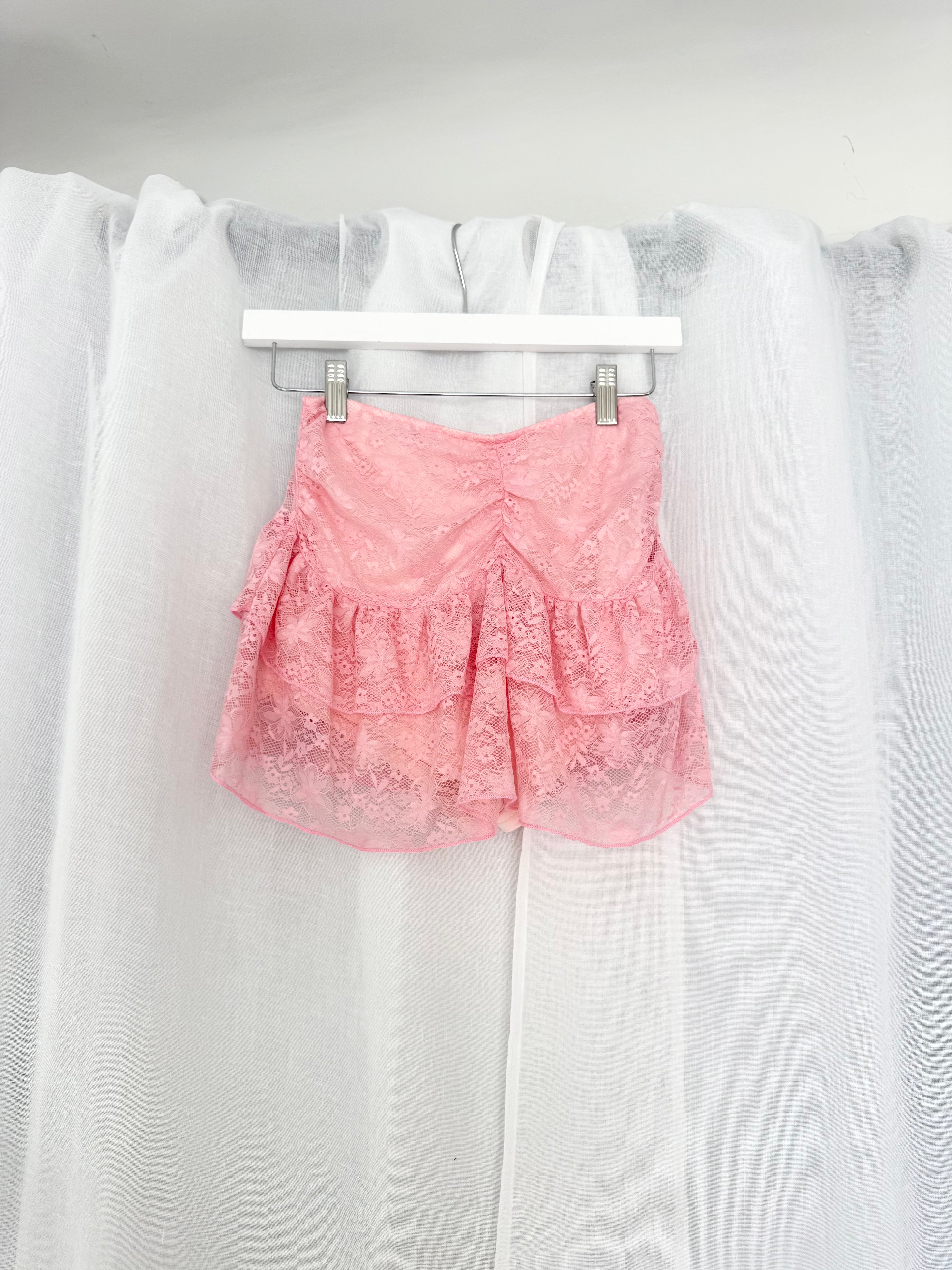 pink lace ruffle micro skort ✧ (24")