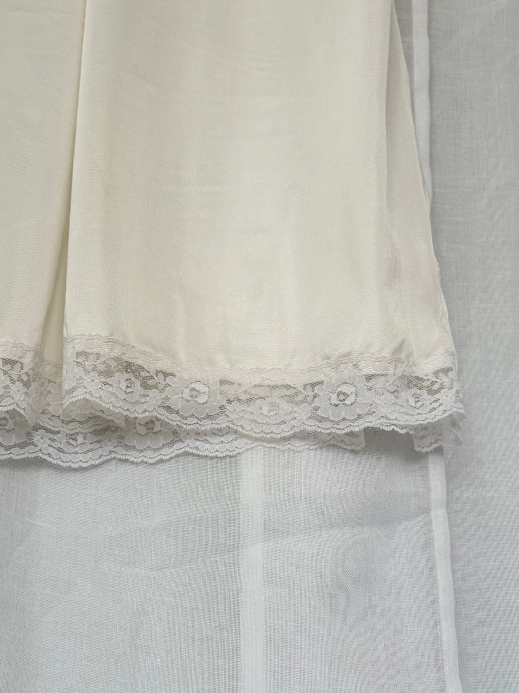 𓆩♡𓆪 vintage lace trim slip dress