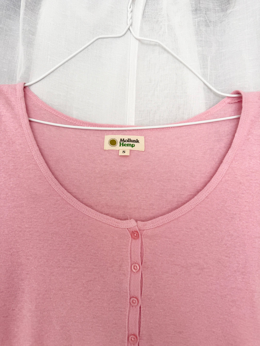 soft baby pink scoop neck henley top ✧