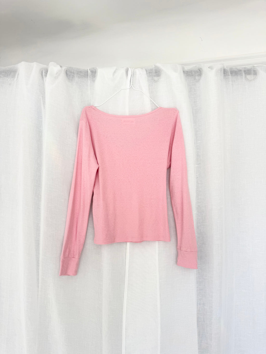 soft baby pink scoop neck henley top ✧