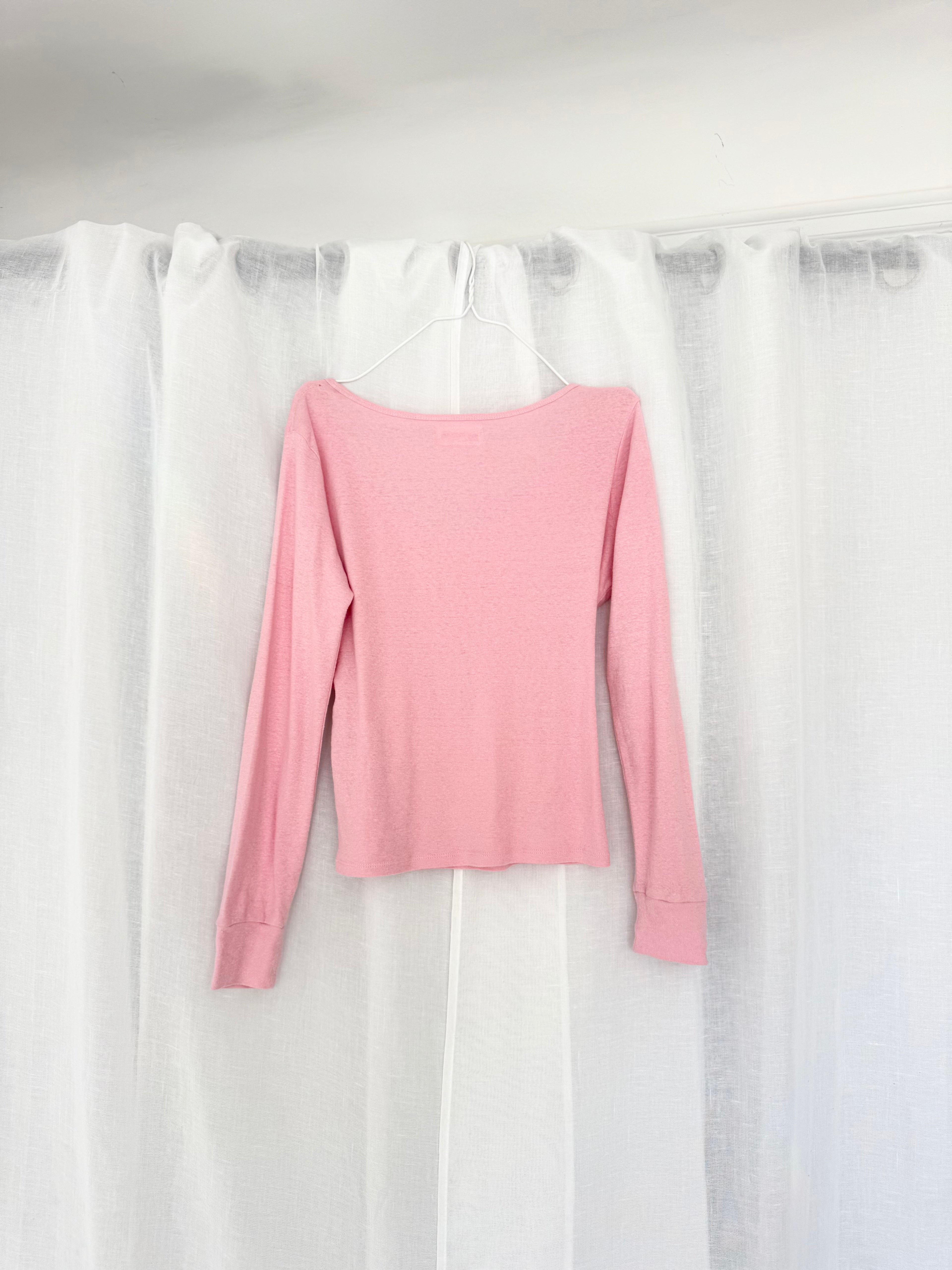 soft baby pink scoop neck henley top ✧