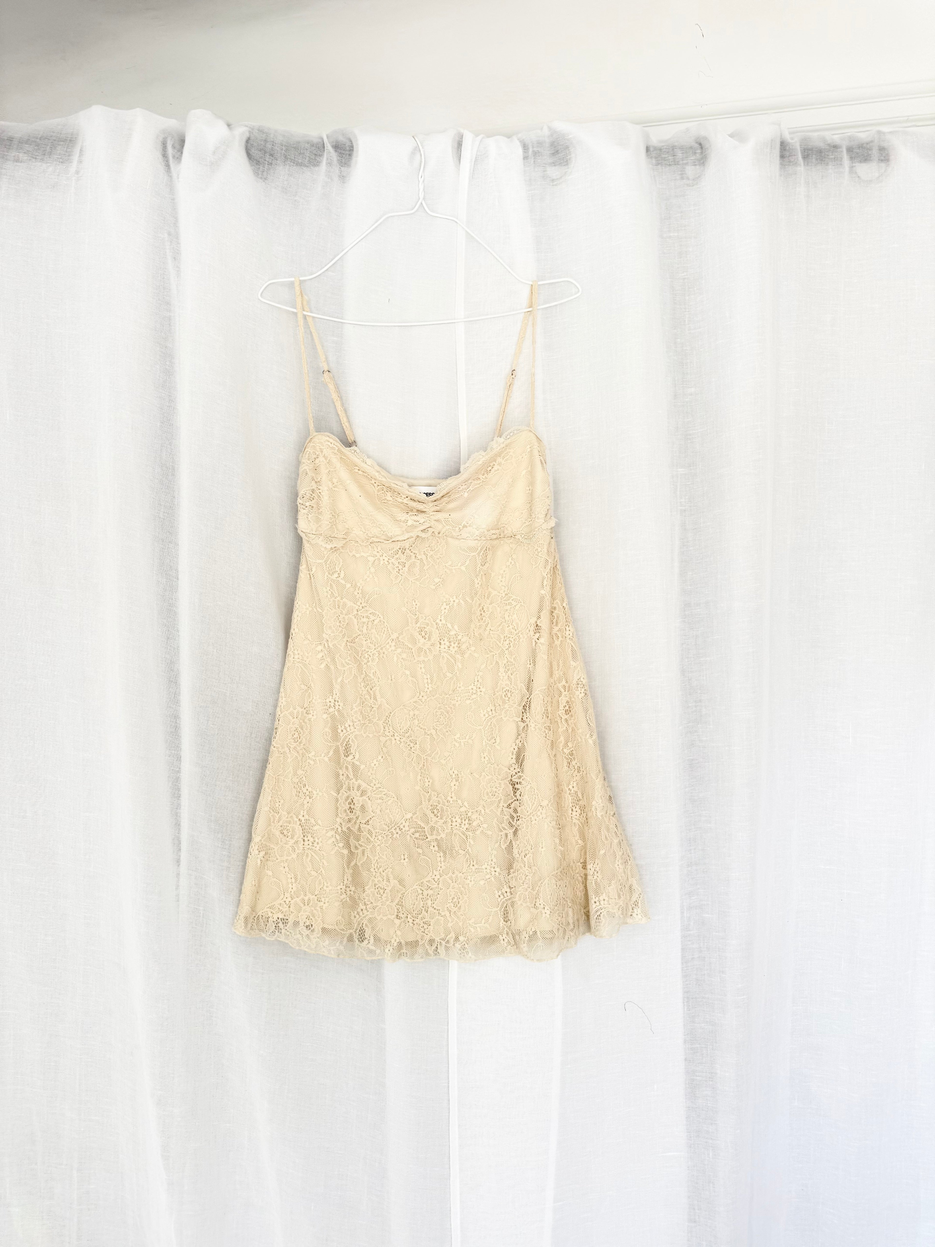 cream lace babydoll mini dress ✧