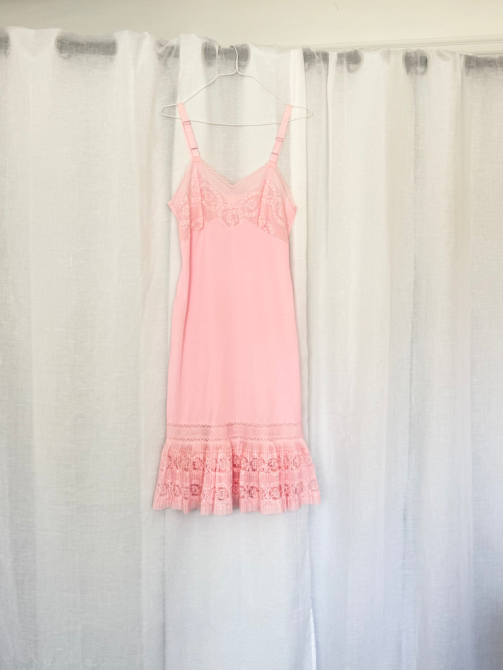 ⋆౨ৎ vintage bubblegum pink lace slip dress ⋆