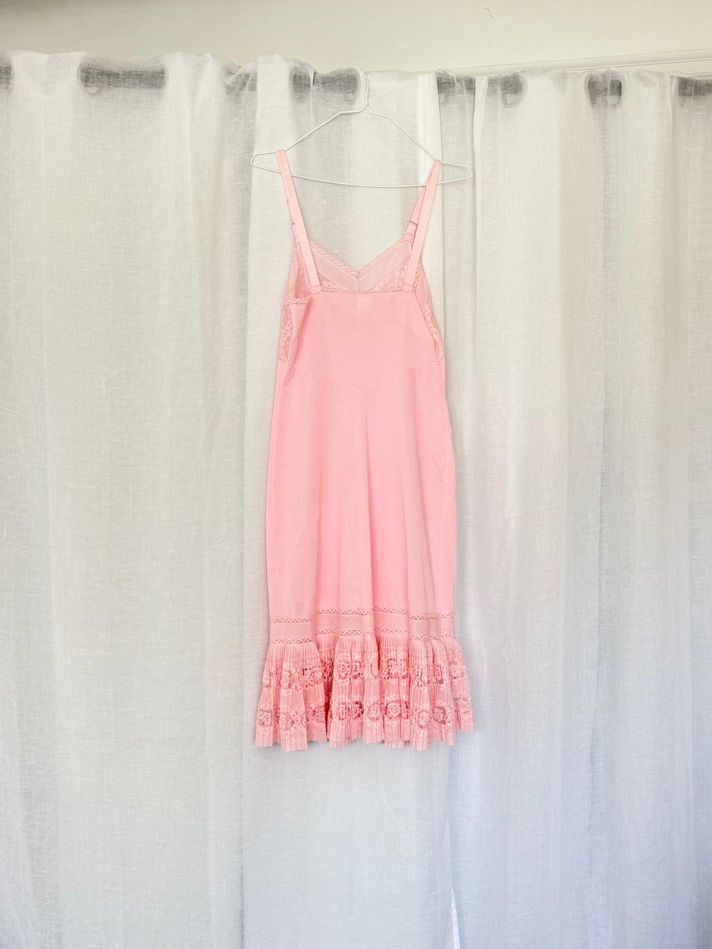 ⋆౨ৎ vintage bubblegum pink lace slip dress ⋆