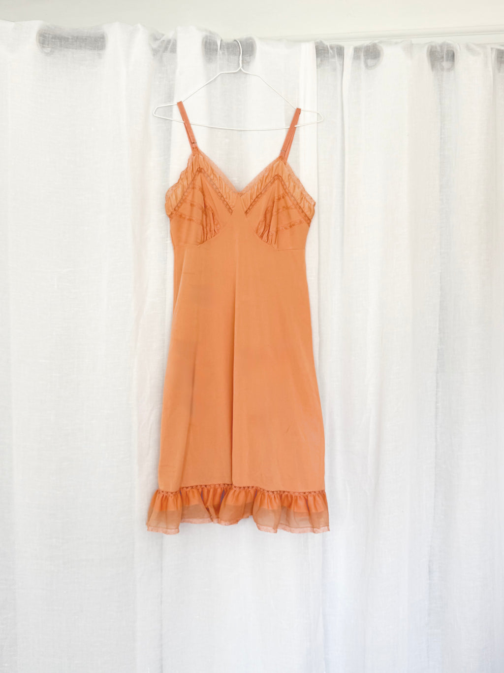 ⋆౨ৎ vintage peachy apricot slip dress ⋆