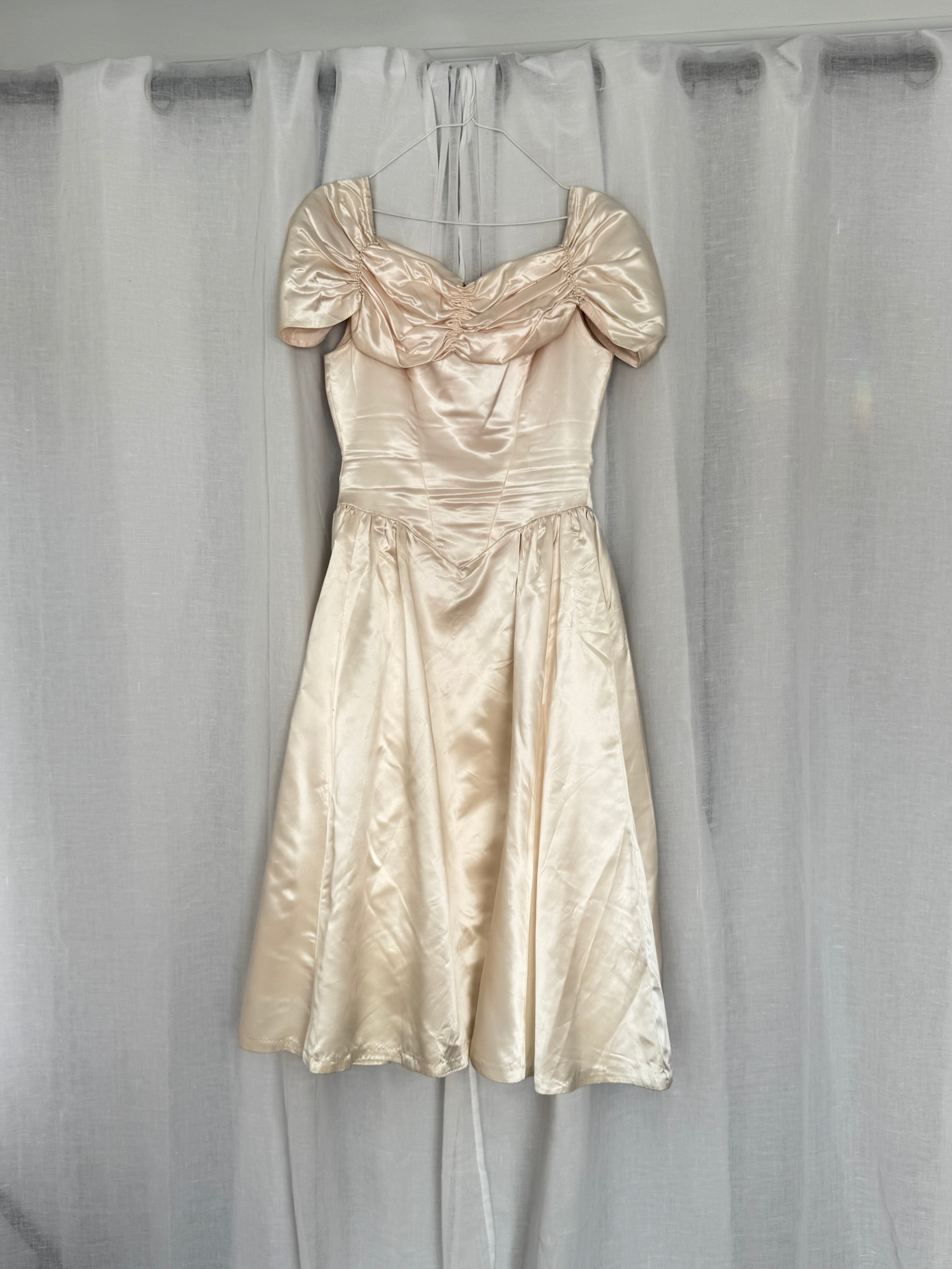✦✧ vintage satin wedding gown ✧✦