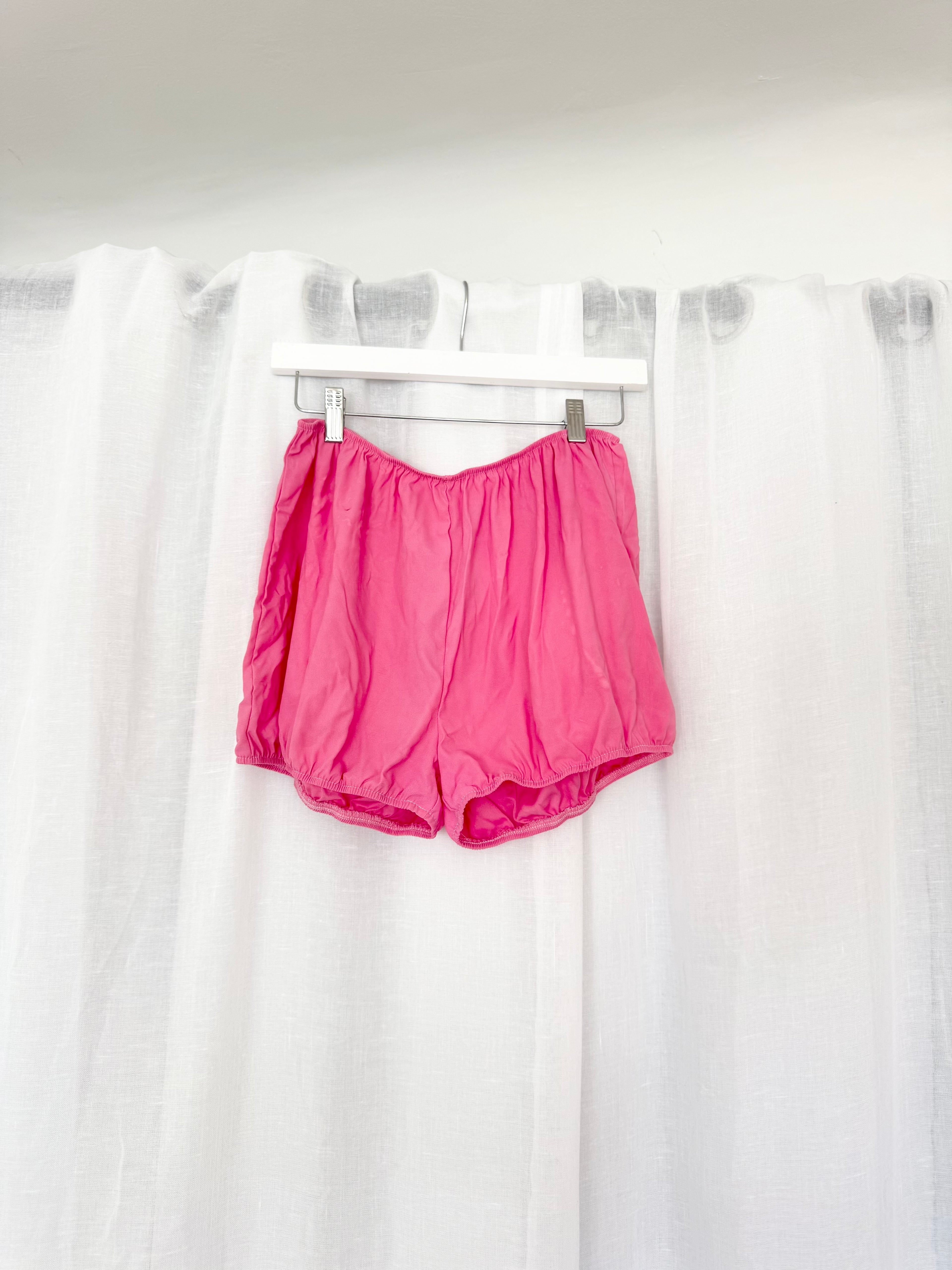 ✦ hot pink hand dyed bloomer shorts