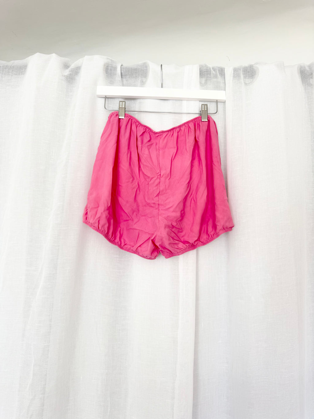 ✦ hot pink hand dyed bloomer shorts