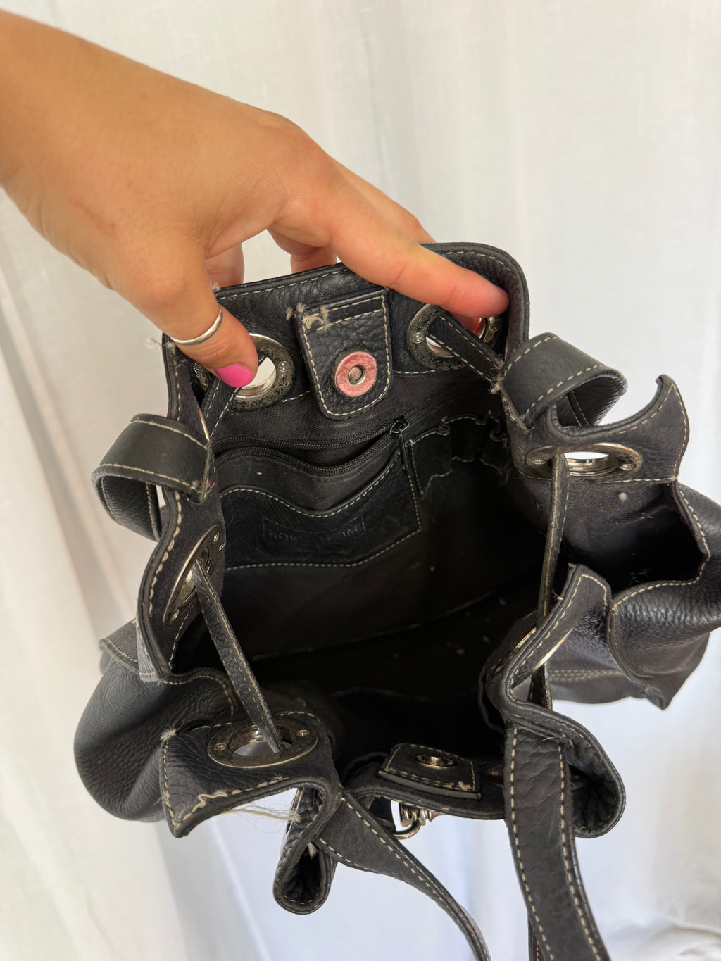 ✦ genuine leather black grommet slouchy hobo bag ✦