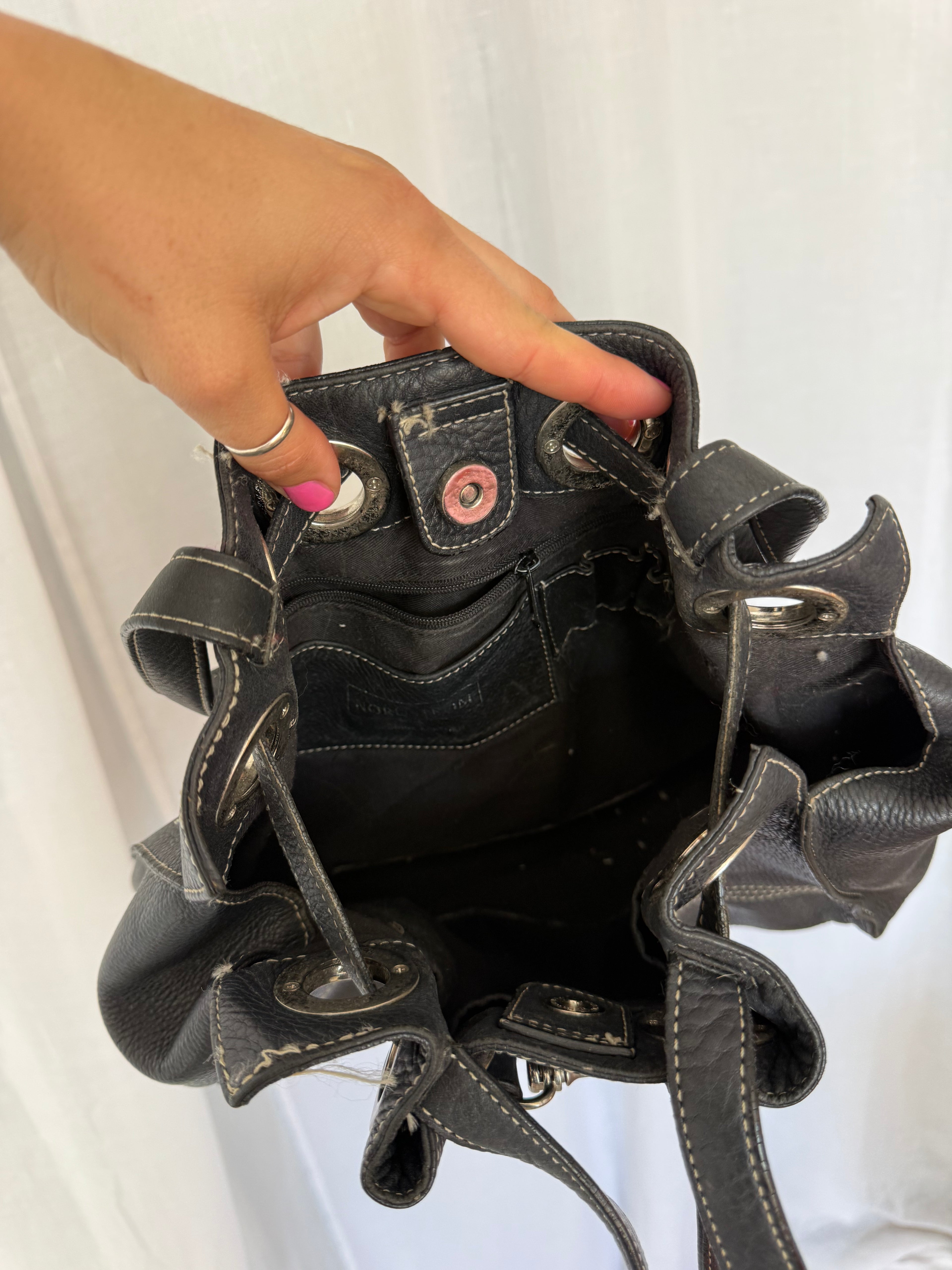 ✦ genuine leather black grommet slouchy hobo bag ✦