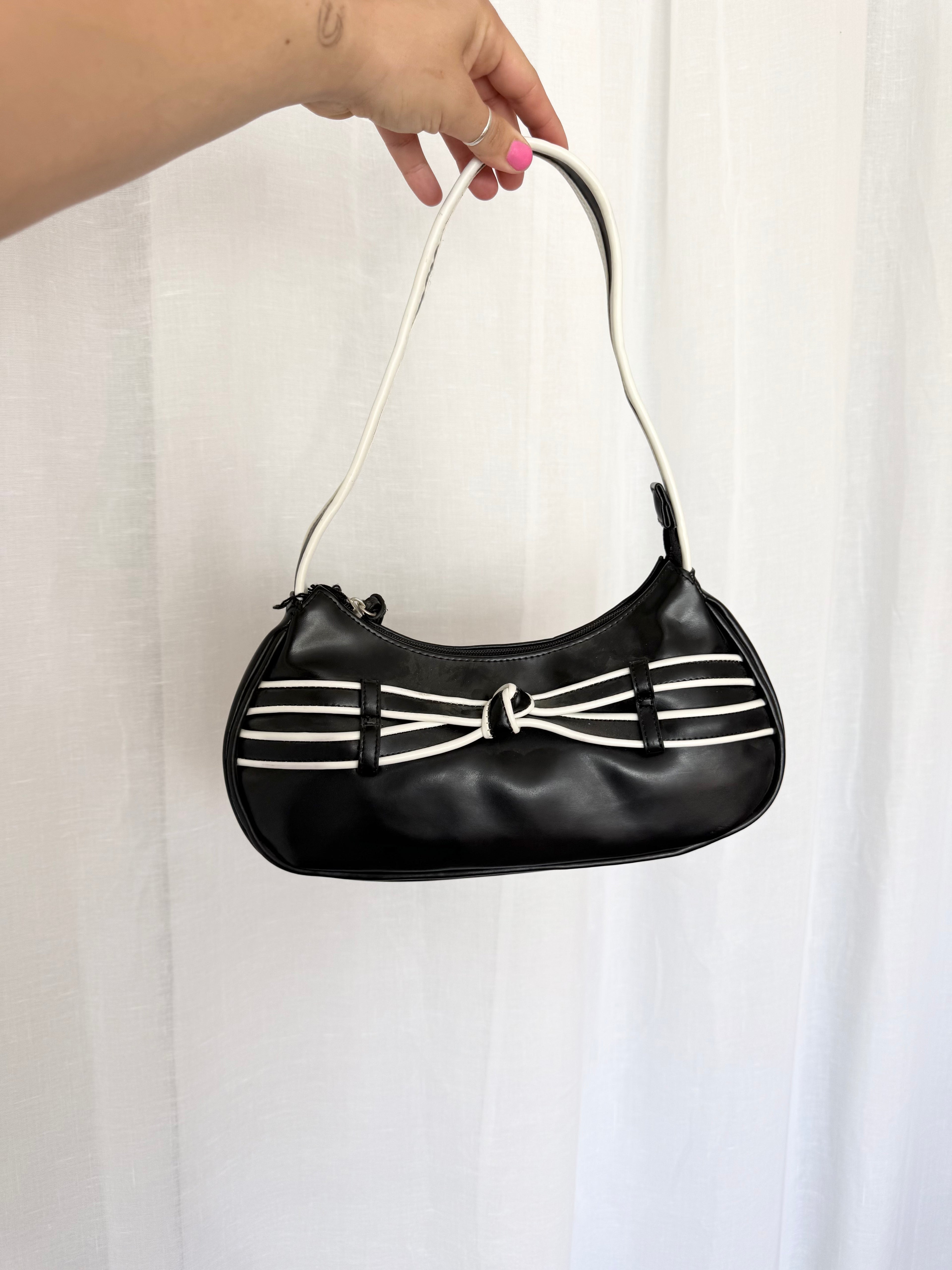 ✦ bow detail shoulder baguette bag ✦