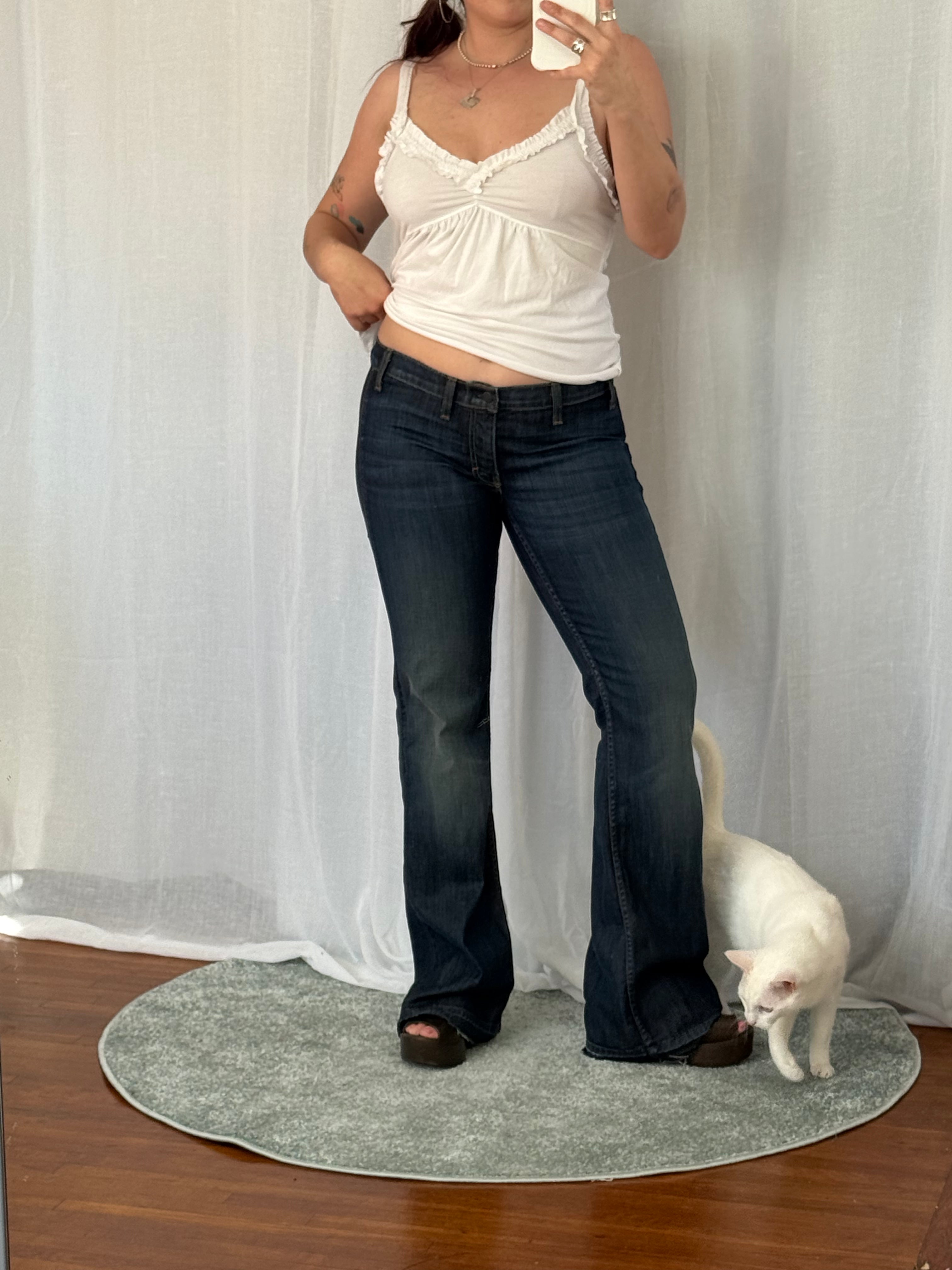 ⋆｡ﾟ✶ dark wash Y2K flare jeans (33") ✶ﾟ｡⋆