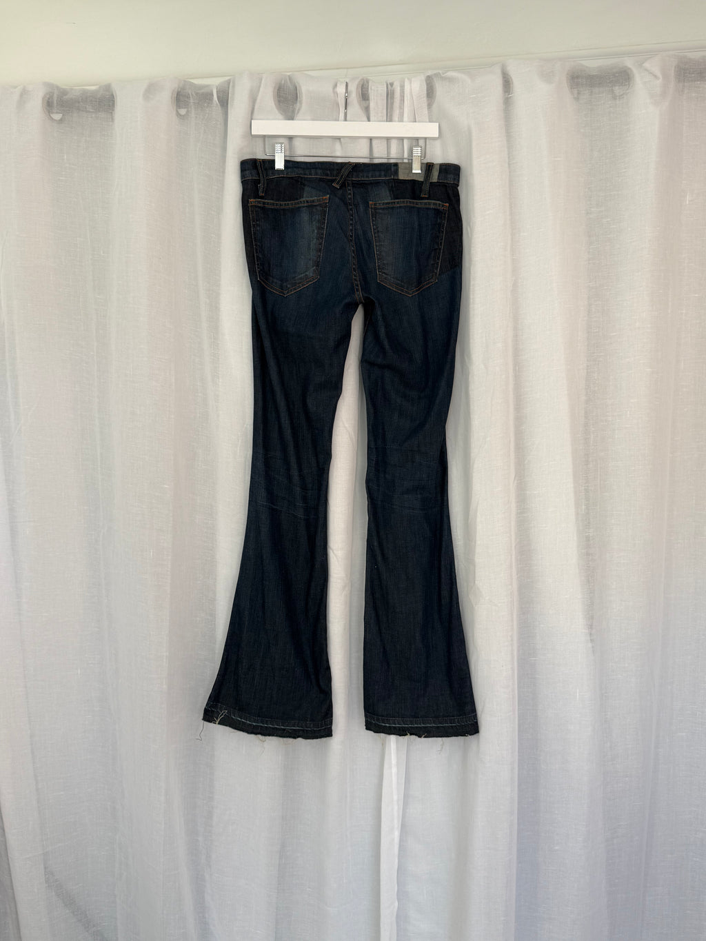 ⋆｡ﾟ✶ dark wash Y2K flare jeans (33") ✶ﾟ｡⋆