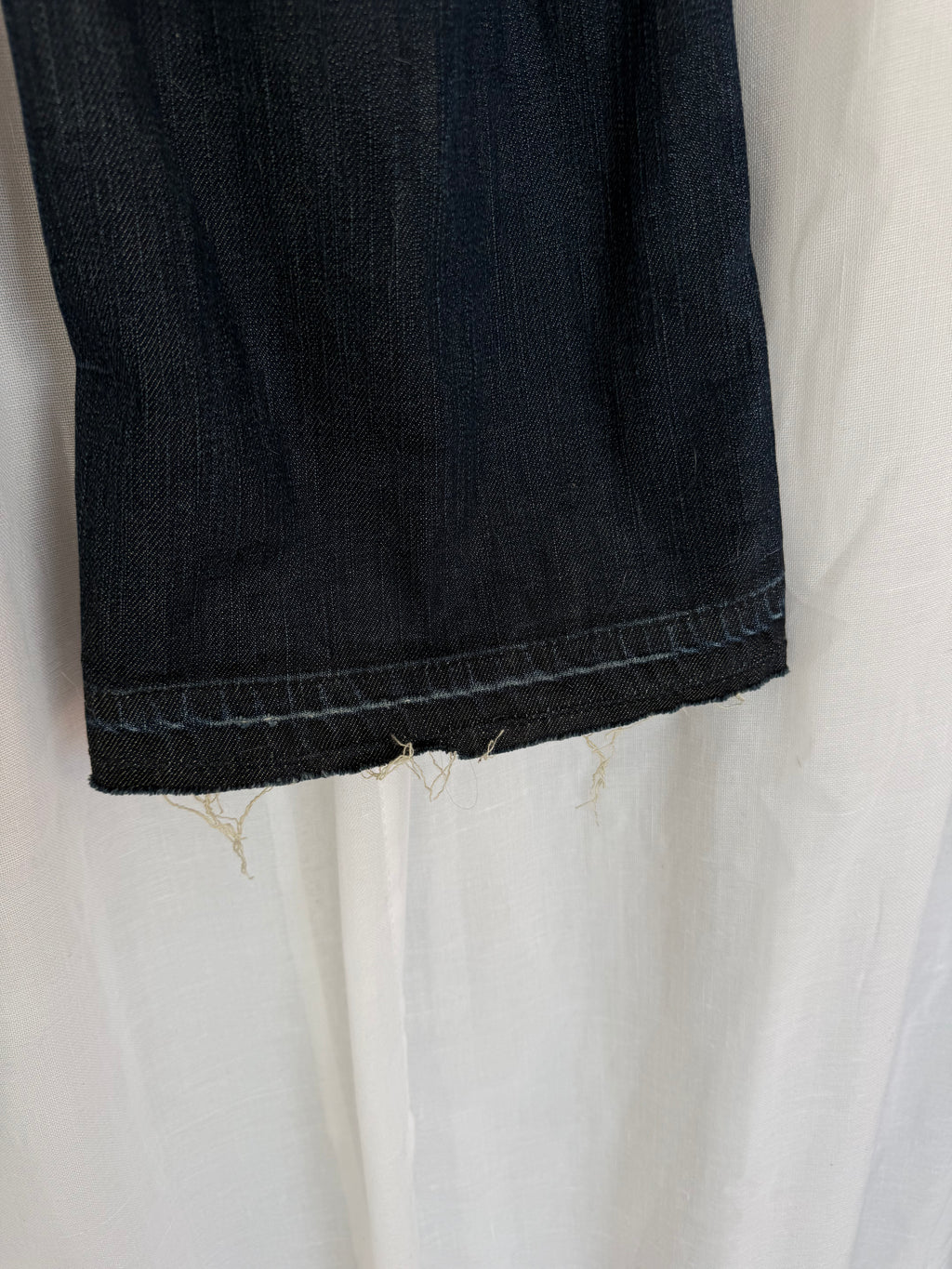⋆｡ﾟ✶ dark wash Y2K flare jeans (33") ✶ﾟ｡⋆