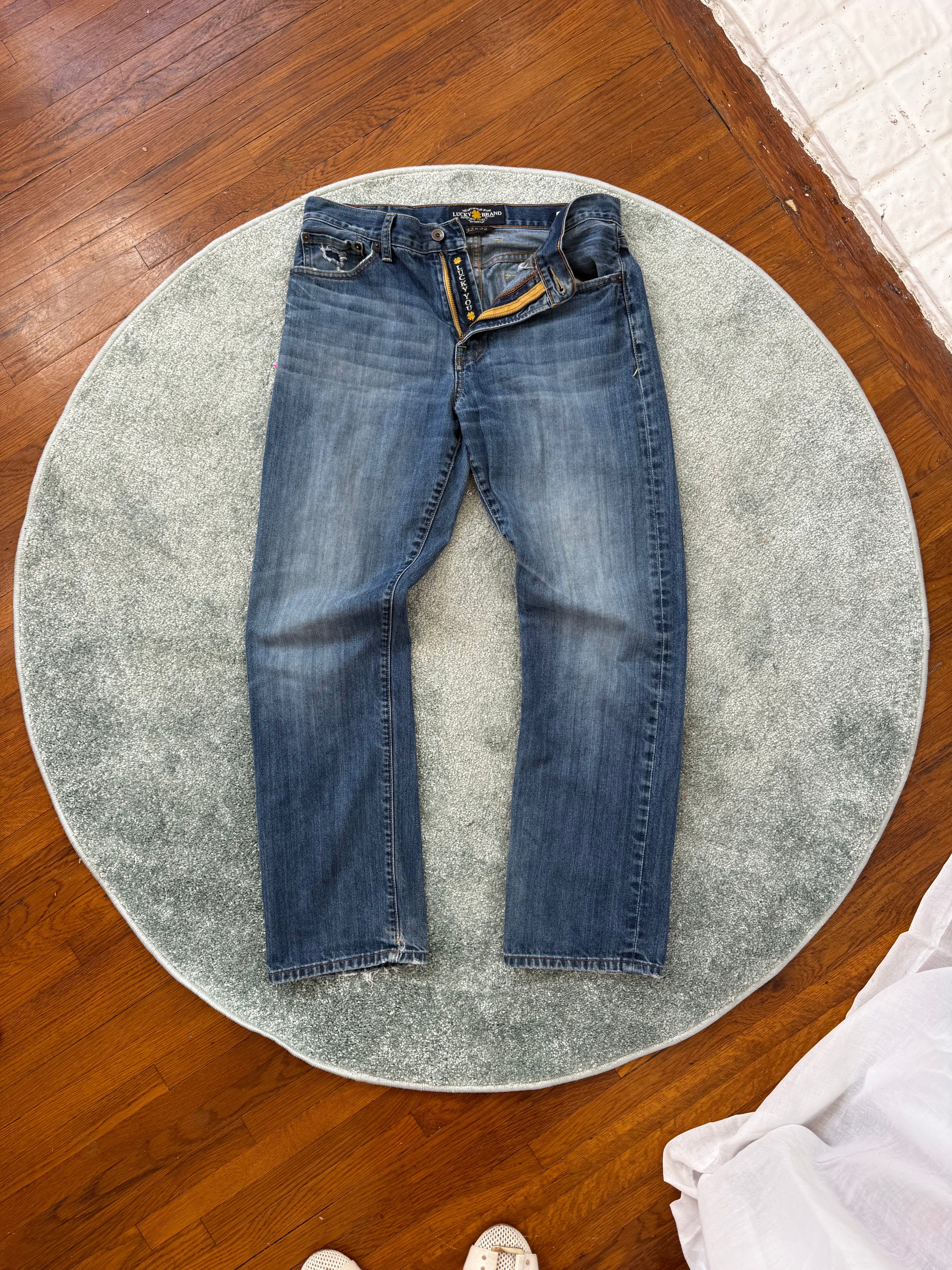 ✧･ﾟ: ✧ lucky brand classic straight jeans (32")✧ :･ﾟ✧
