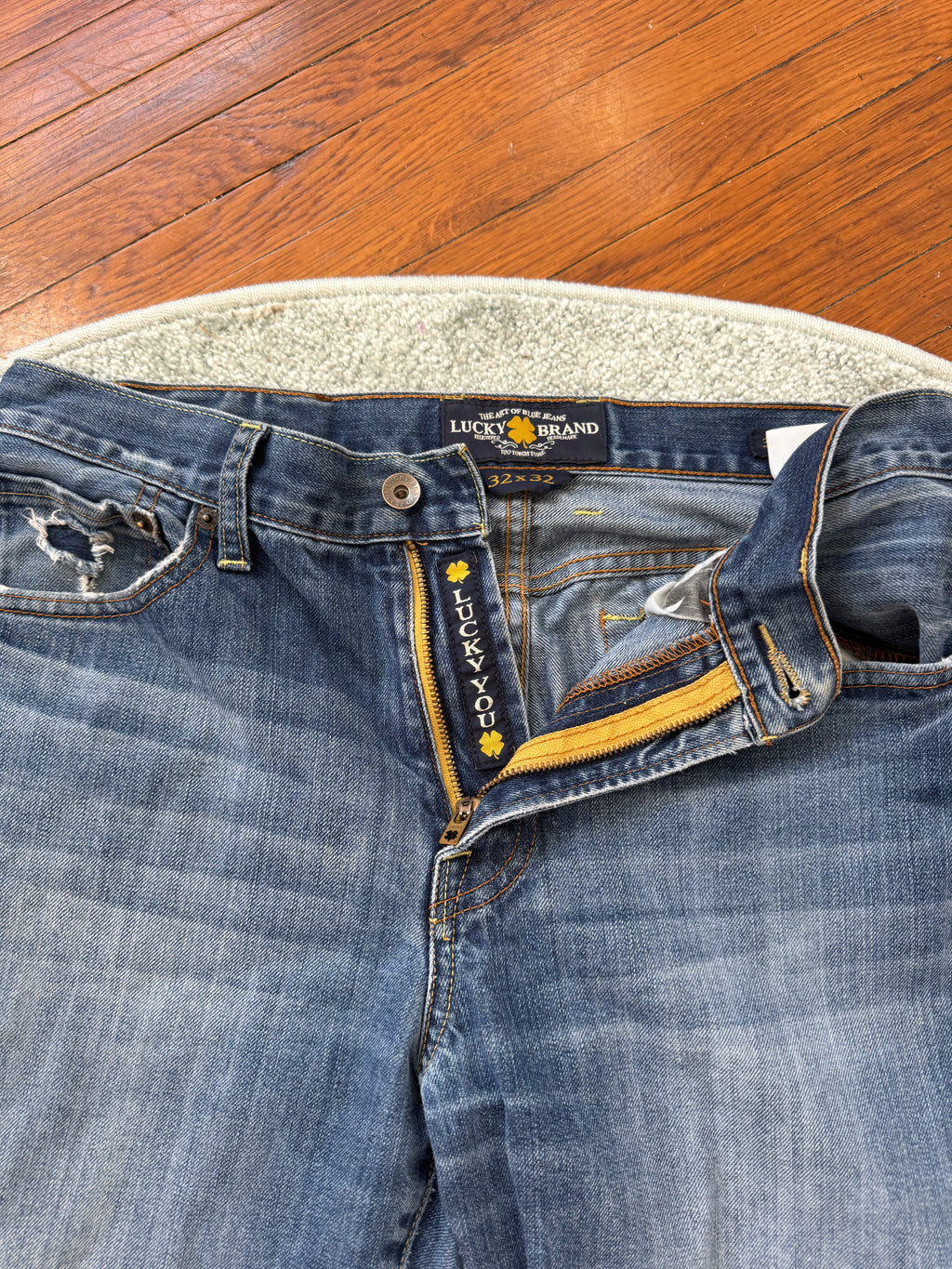 ✧･ﾟ: ✧ lucky brand classic straight jeans (32")✧ :･ﾟ✧