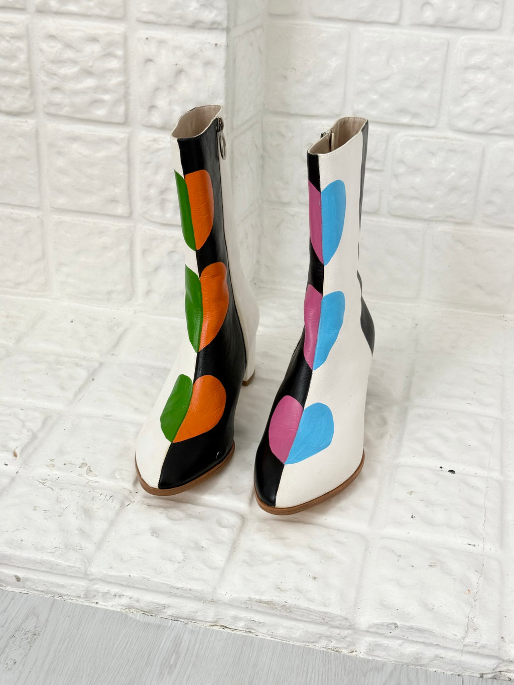 ♡ hand painted colorblock heart boots (size 11)