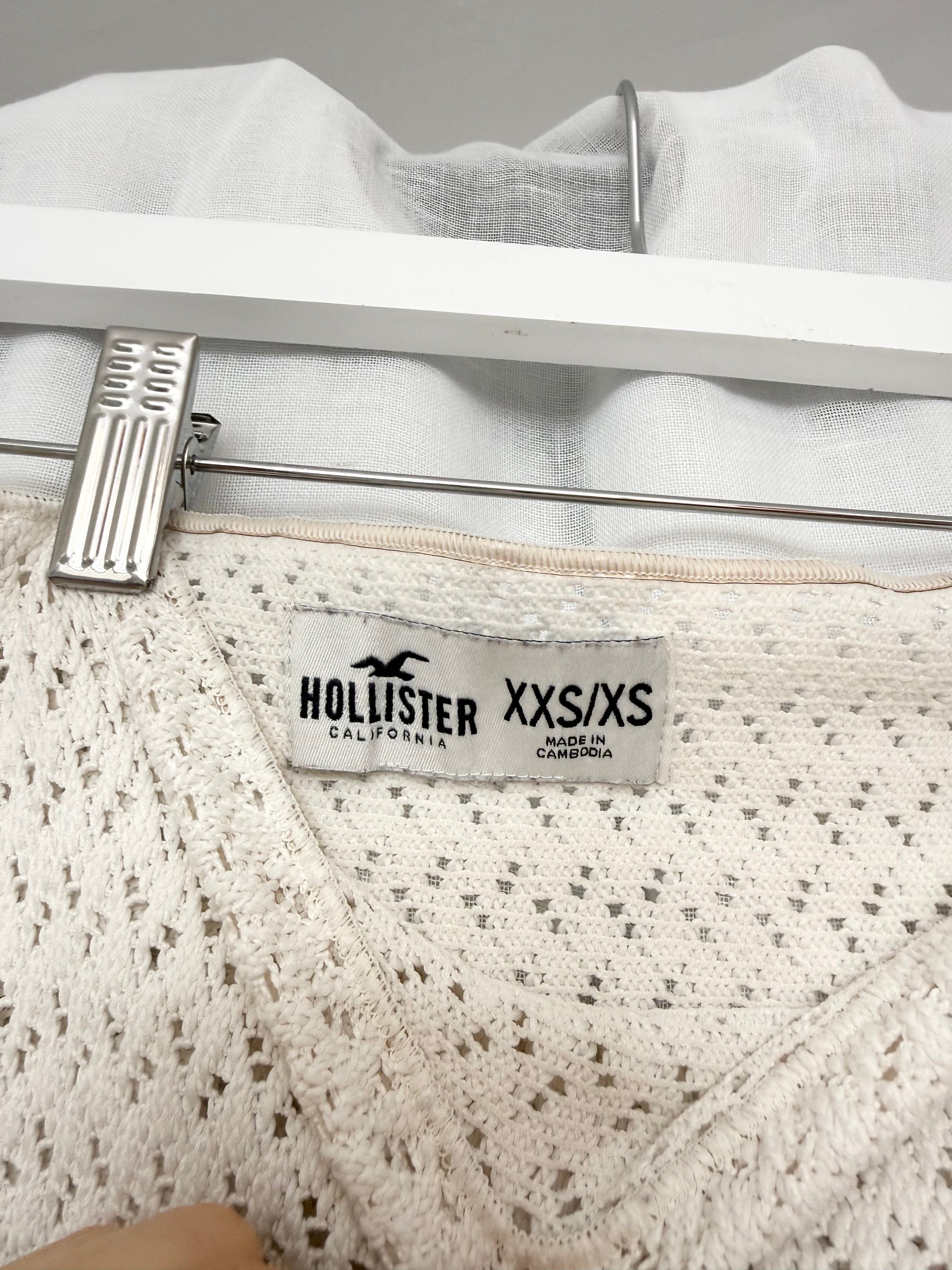 ✿ hollister cream crochet wrap mini skirt