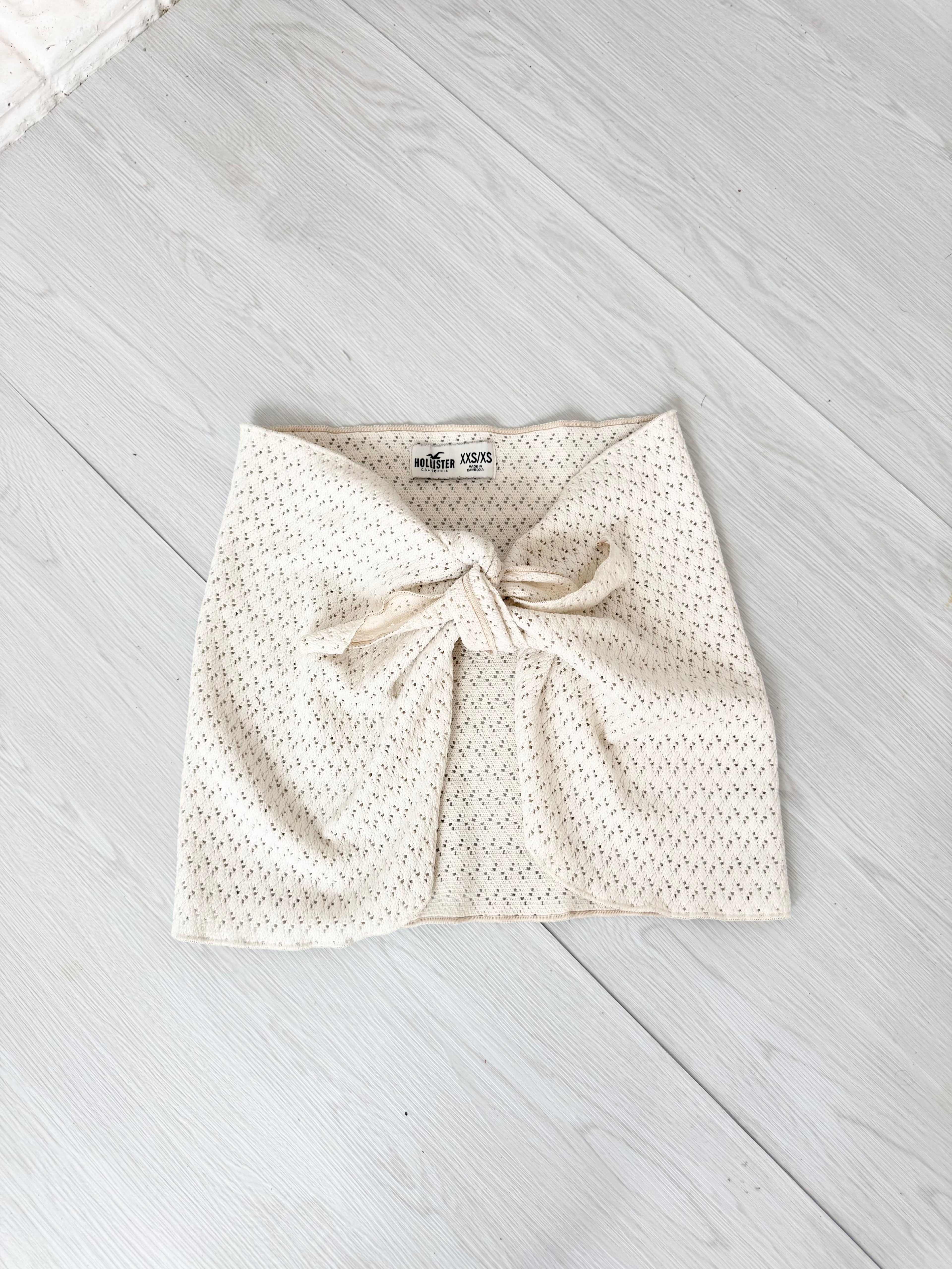 ✿ hollister cream crochet wrap mini skirt