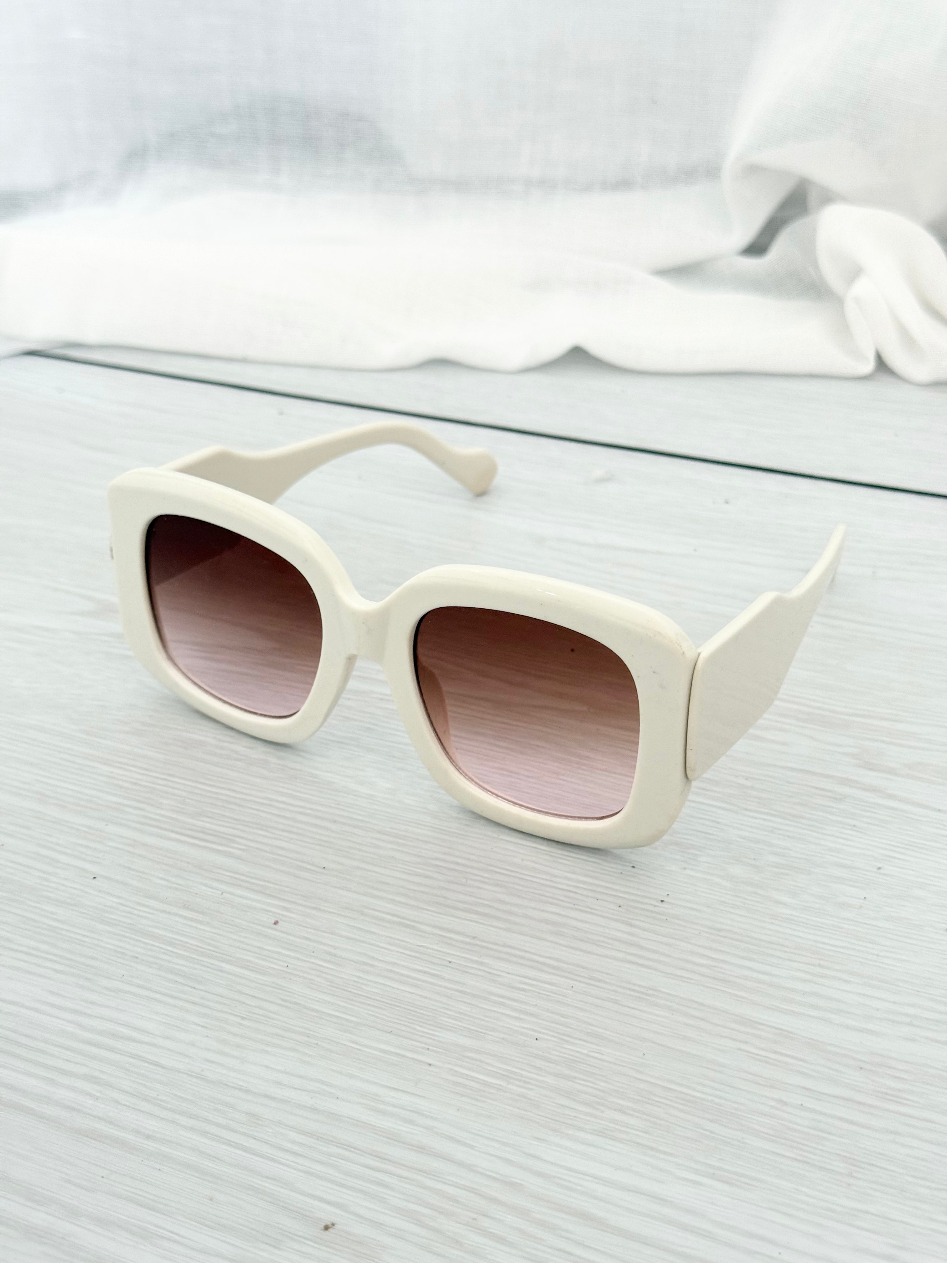 ✿ oversized mod white square sunglasses