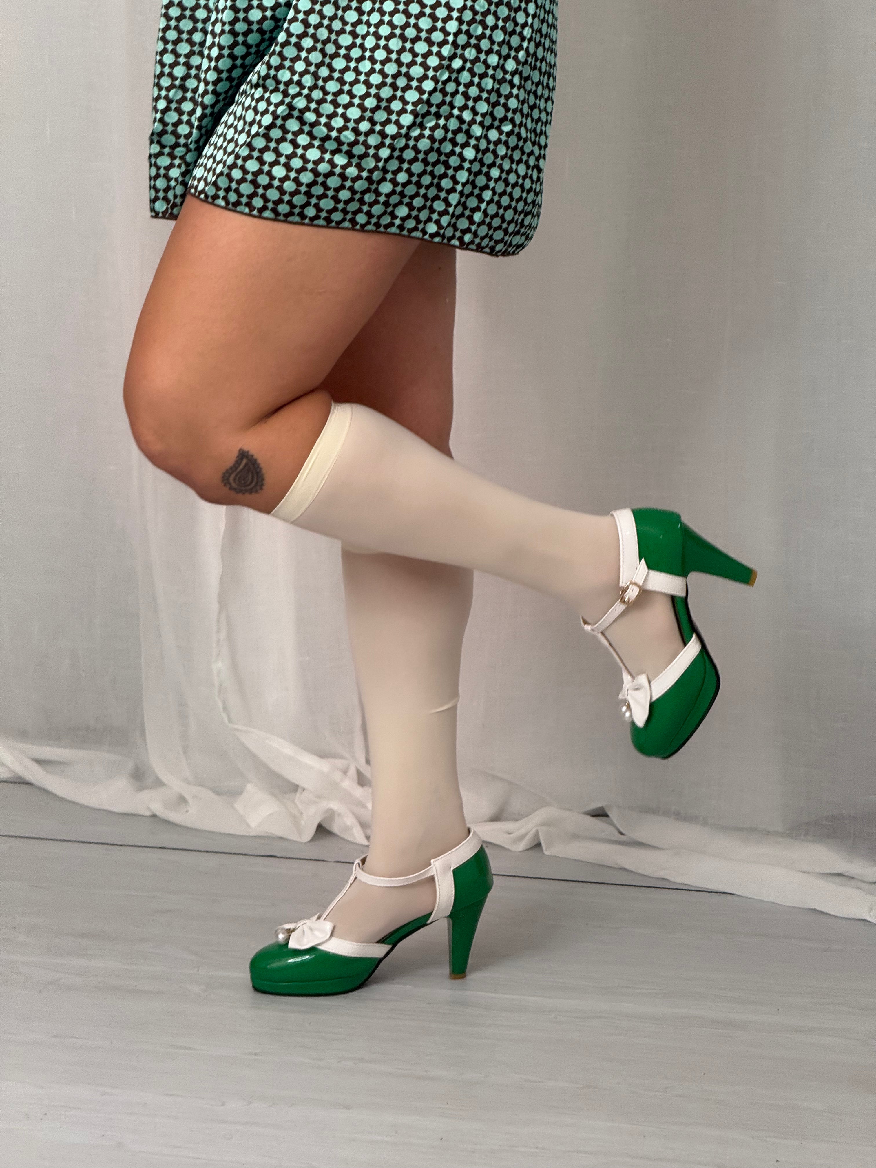 ✿ green bow pearl mary jane heels • (size 8)